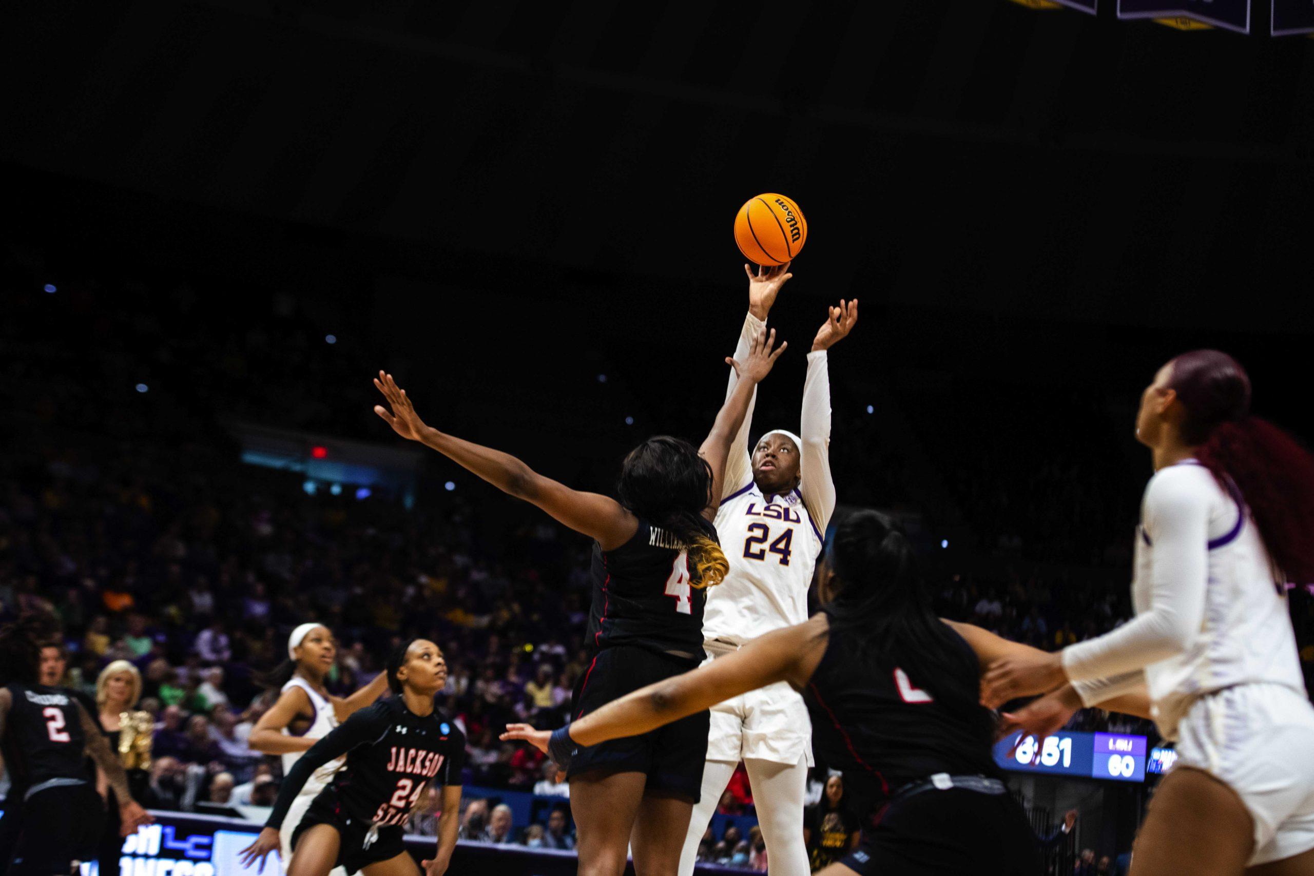 PHOTOS: Women's hoops rallies past Jackson State 83-77 in the first round of the NCAA women's tournament