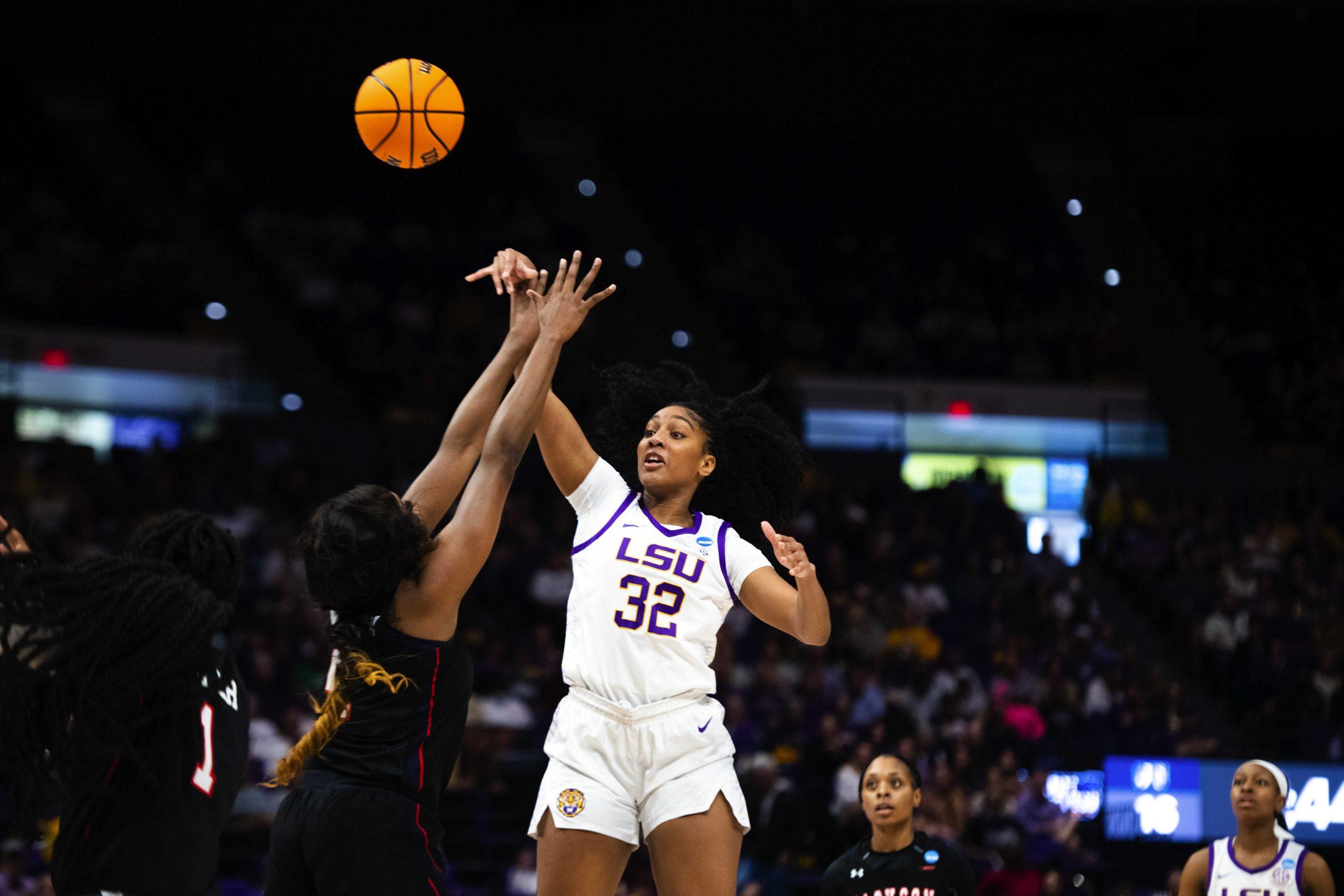 PHOTOS: Women's hoops rallies past Jackson State 83-77 in the first round of the NCAA women's tournament