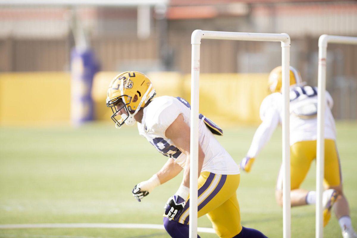 LSU football wide receiver Evan Francioni (88) runs an offensive play Thursday, April 21, 2022, during LSU&#8217;s spring practice in Baton Rouge, Louisiana.