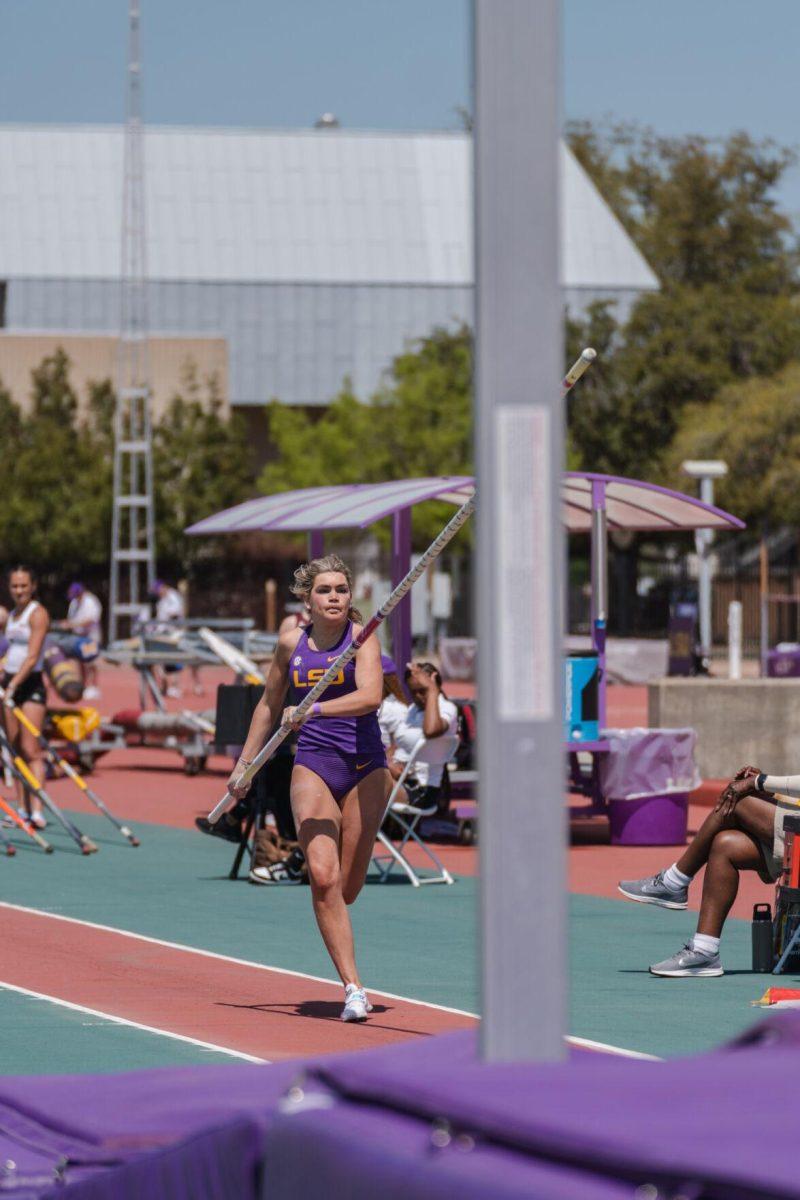 LSU track and field jumps freshman Johanna Duplantis makes her way down the runway on Saturday, April 2, 2022, during the pole vault at the Battle on the Bayou track meet at Bernie Moore Stadium in Baton Rouge, La.