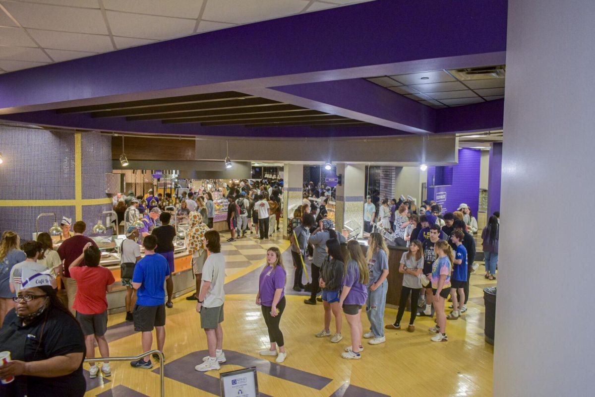 Students line up in The 5 Dining Hall Tuesday, May 3, 2022, for President&#8217;s Breakfast on LSU&#8217;s campus in Baton Rouge, Louisiana.