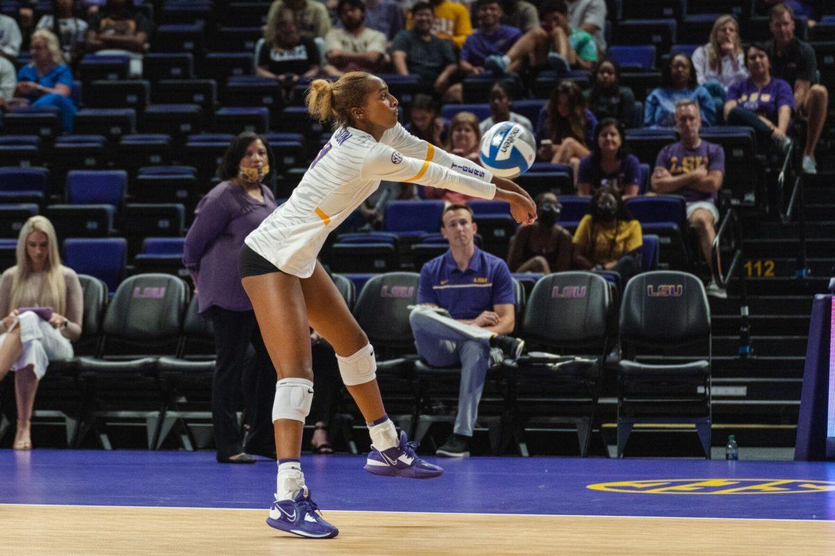 LSU volleyball senior outside hitter Sanaa Dotson (9) hits the ball on Friday, Aug. 26, 2022, during LSU&#8217;s 3-1 loss against Houston in the Pete Maravich Assembly Center in Baton Rouge, La.