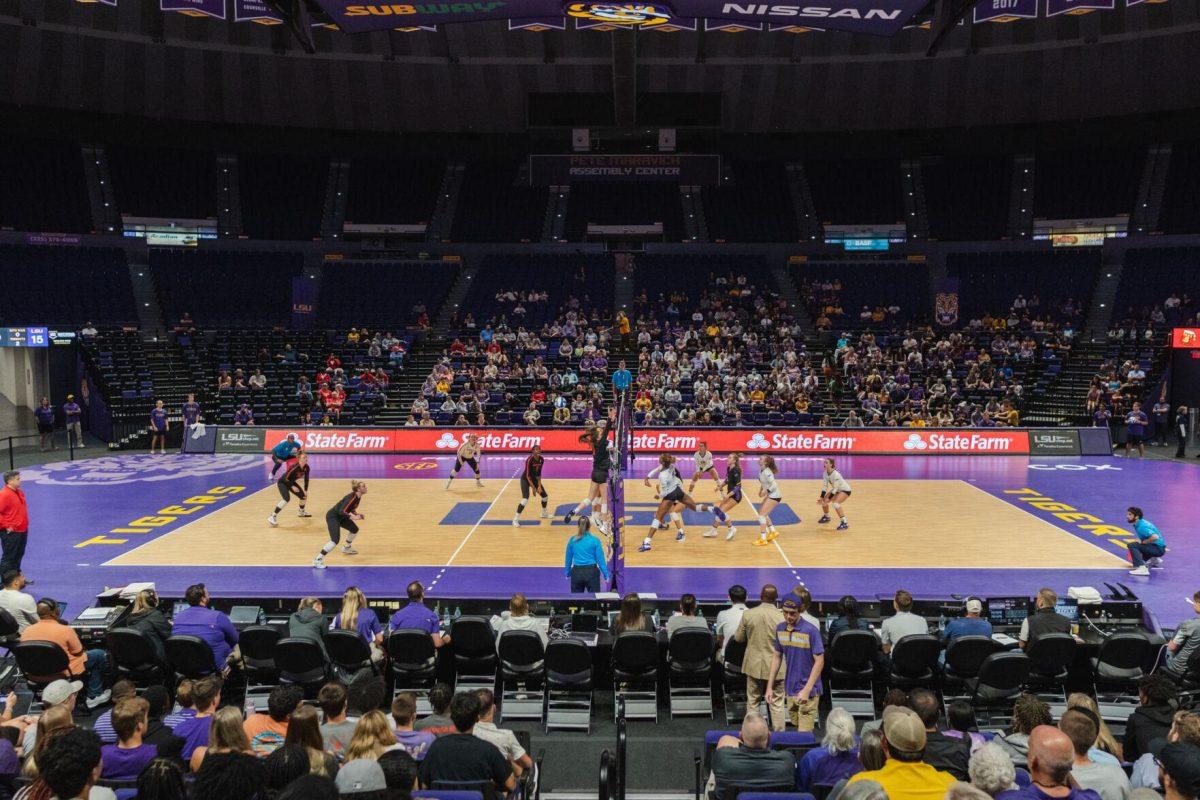 Play resumes on the court on Friday, Aug. 26, 2022, during their 3-1 loss against Houston in the Pete Maravich Assembly Center in Baton Rouge, La.