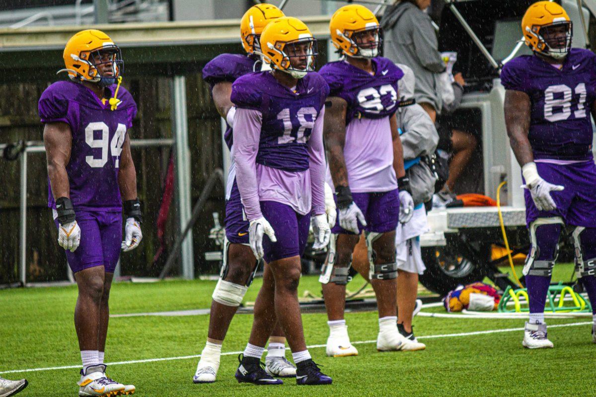 LSU football junior defensive end BJ Ojulari (18) runs drills on the field Tuesday, August 23, 2022, with his team during a practice session in Baton Rouge, La.