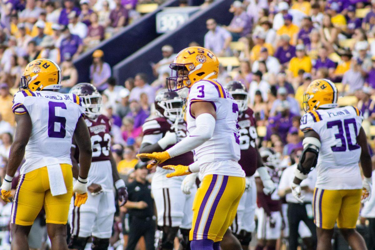 LSU football junior safety Greg Brooks Jr. (3) calms the defense down Saturday, Sept. 17, 2022 during LSU&#8217;s 31-16 win against Mississippi State at Tiger Stadium in Baton Rouge, La.