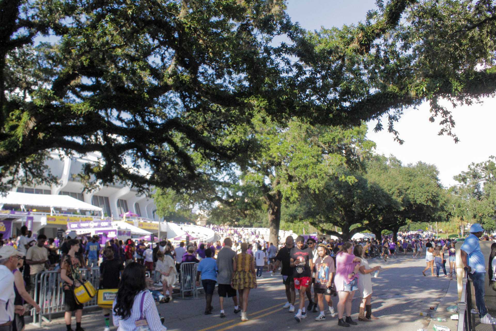 PHOTOS: What Campus Looks like on a School Day vs. Game Day