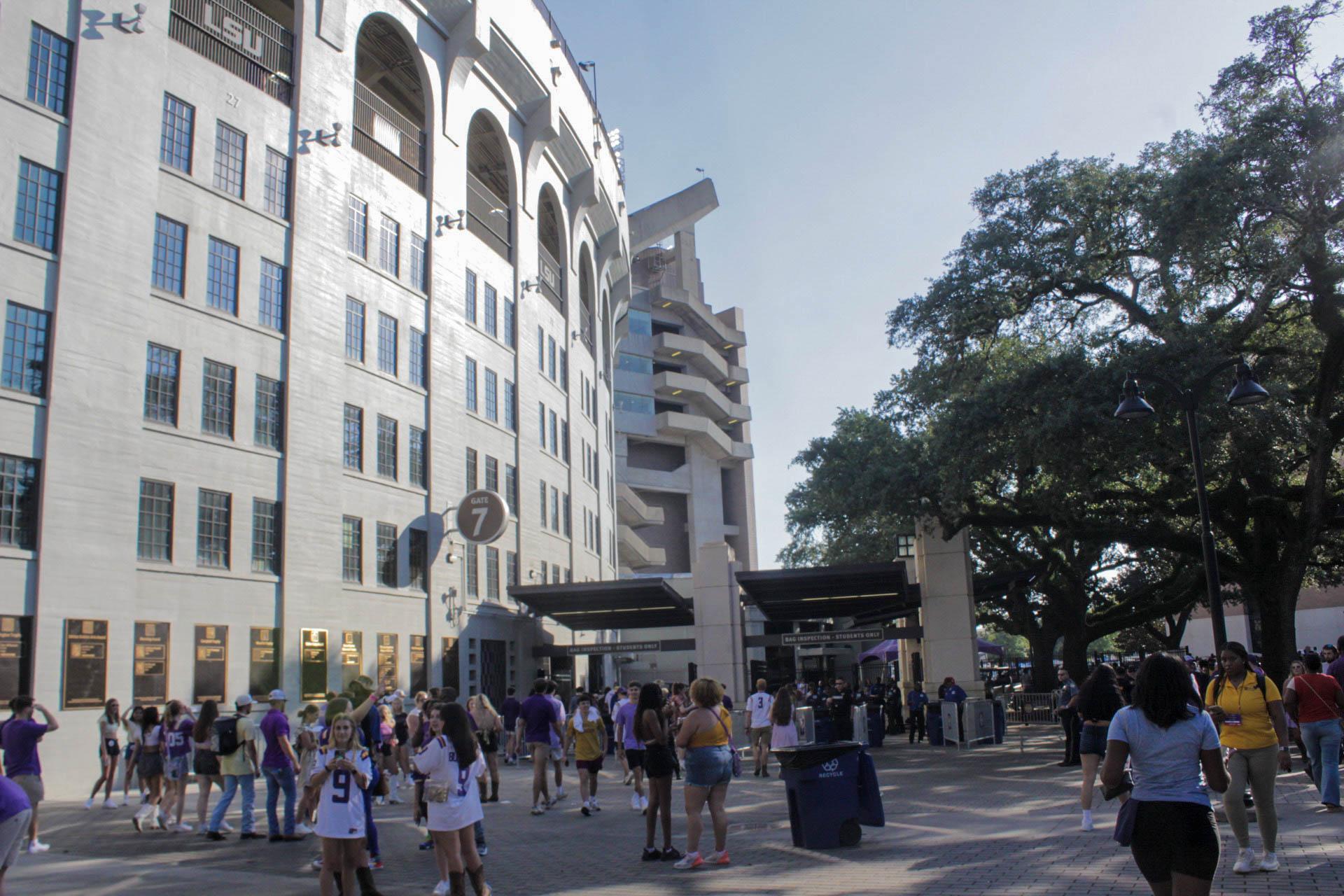 PHOTOS: What Campus Looks like on a School Day vs. Game Day