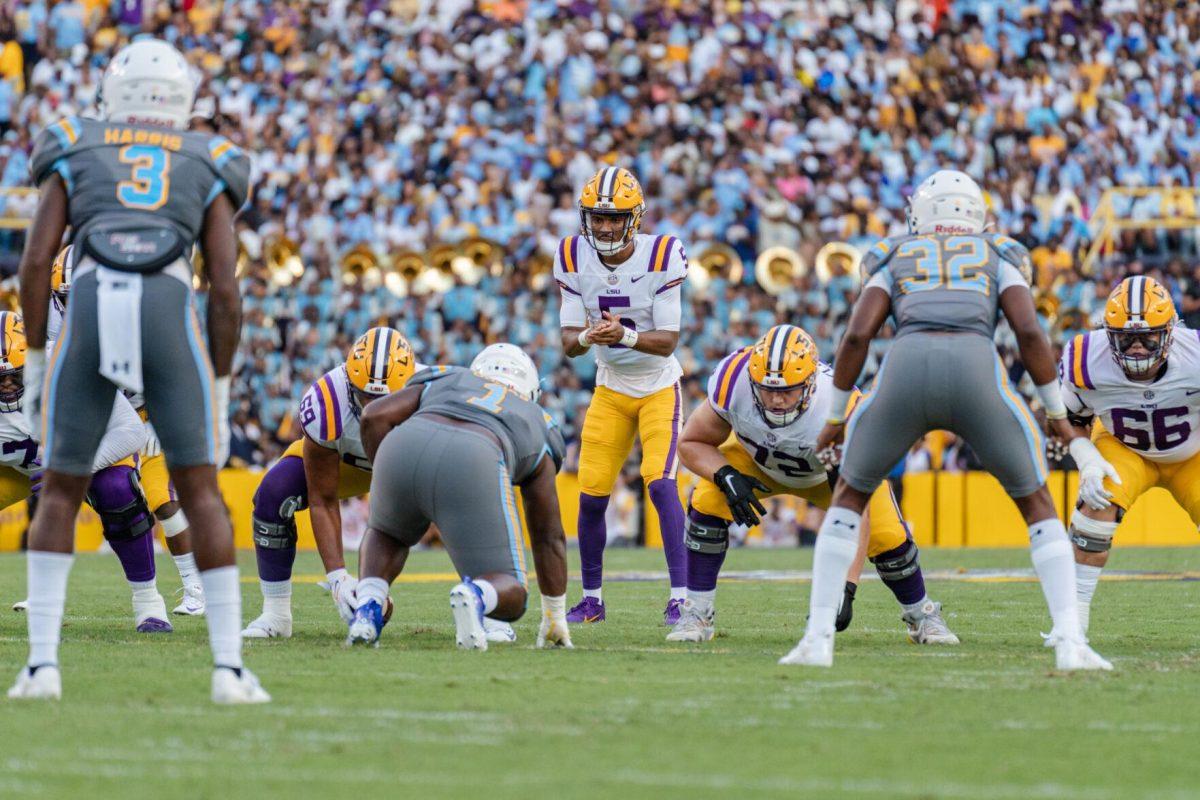 LSU football junior quarter back Jayden Daniels (5) awaits the snap on Saturday, Sept. 10, 2022, during LSU&#8217;s 65-17 win over Southern at Tiger Stadium in Baton Rouge, La.