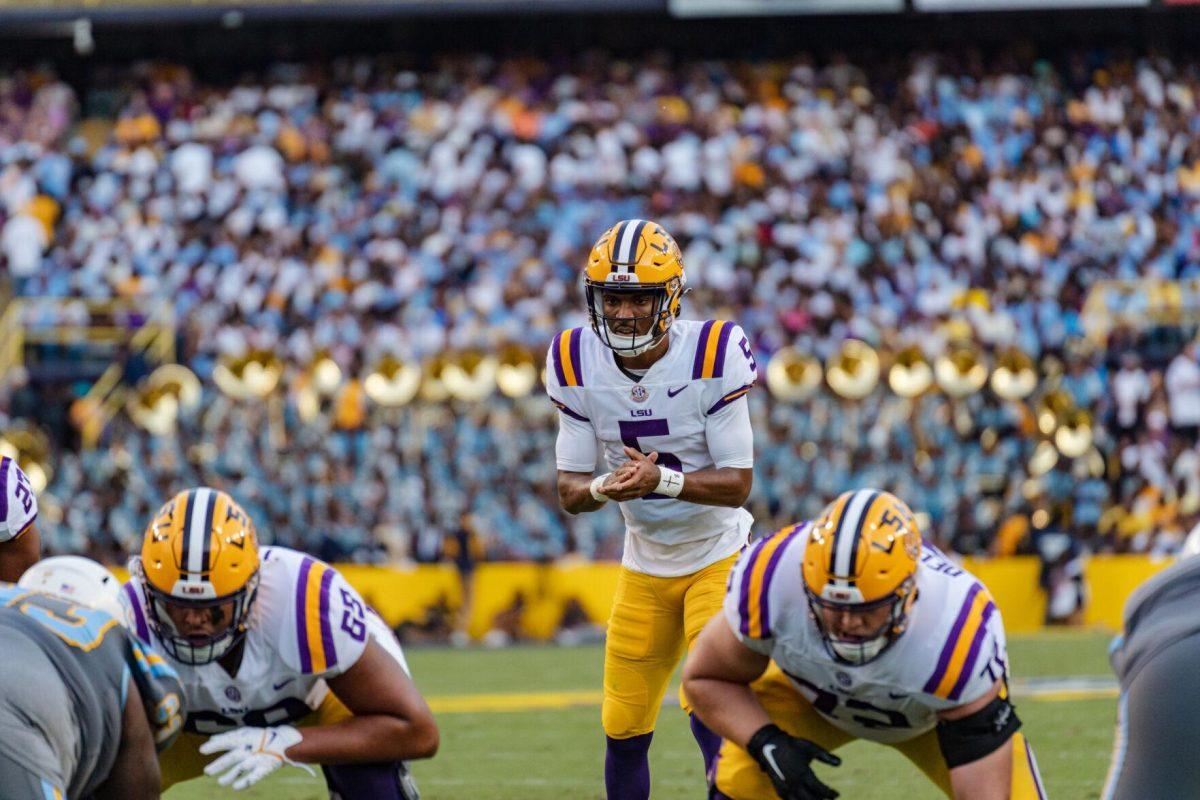 LSU football junior quarterback Jayden Daniels (5) awaits the snap on Saturday, Sept. 10, 2022, during LSU&#8217;s 65-17 win over Southern at Tiger Stadium in Baton Rouge, La.