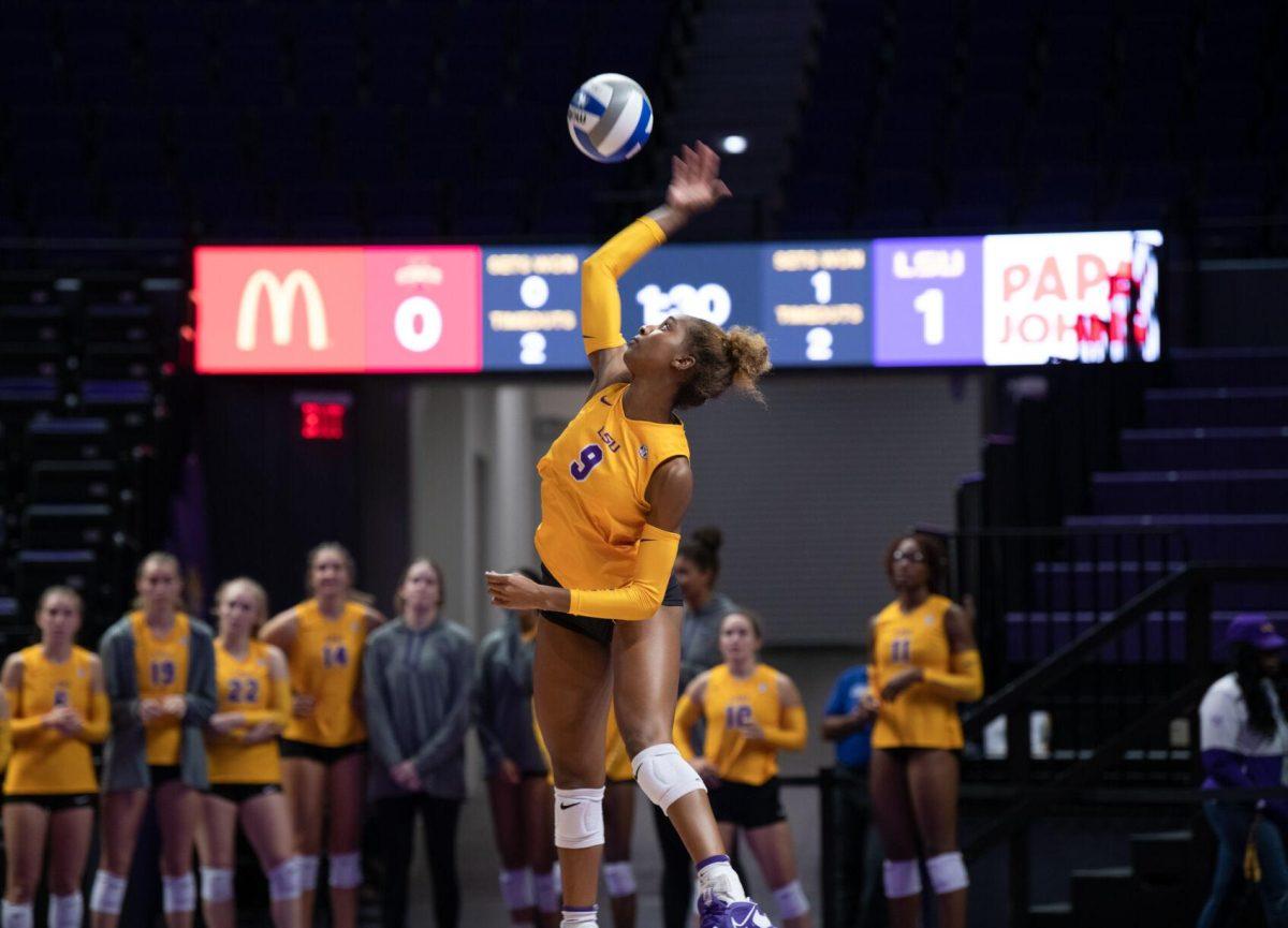 LSU volleyball senior outside hitter Sanaa Dotson (9) prepares to serve the ball on Friday, Sept. 2, 2022, during LSU&#8217;s 3-0 victory over Iowa State in the Pete Maravich Assembly Center in Baton Rouge, La.