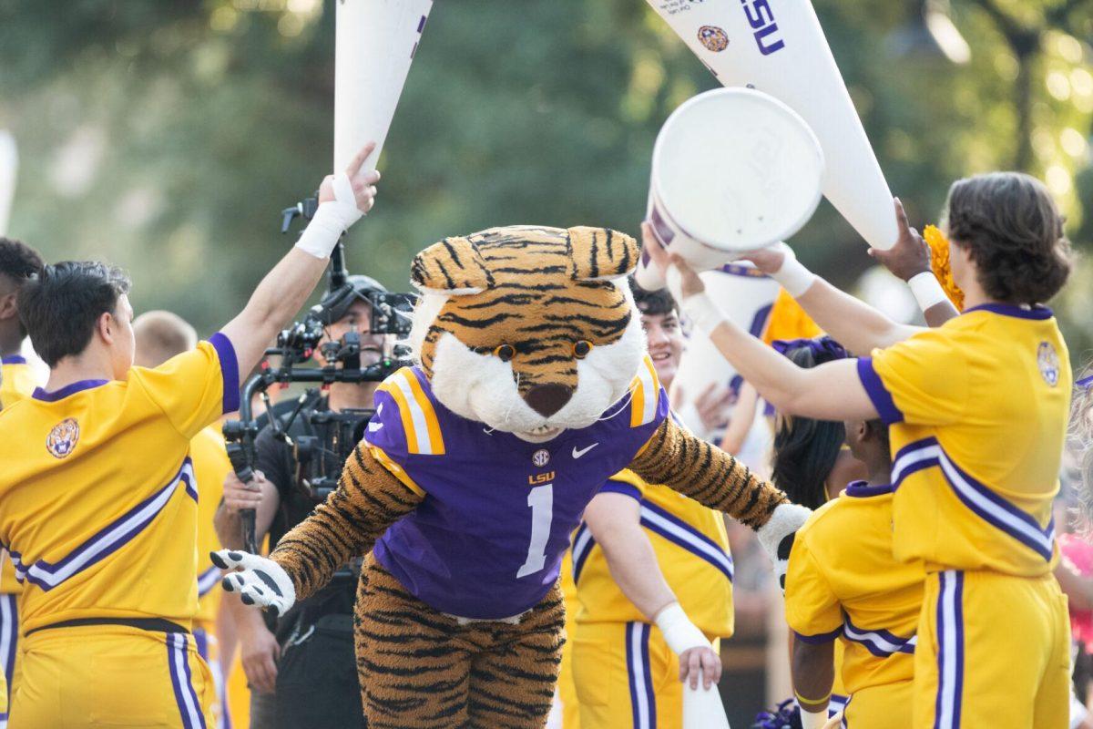 Mike the Tiger bows to the crowd on Victory Hill before the start of the game against Tennessee on Saturday, Oct. 8, 2022, on North Stadium Drive.