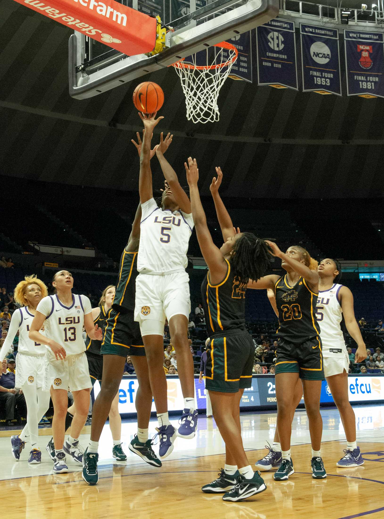 PHOTOS: Women's basketball defeats Mississippi College 88-35 in exhibition game