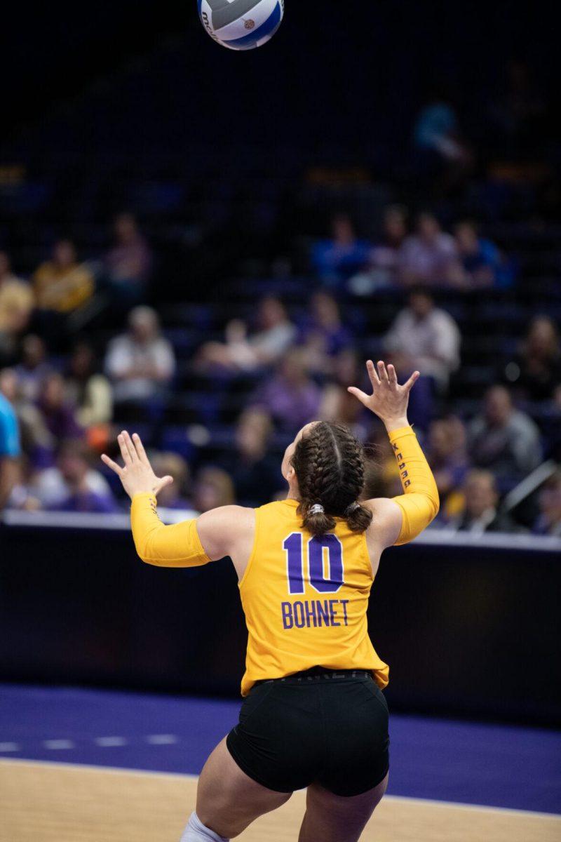 LSU volleyball senior defensive specialist Jill Bohnet (10) serves the ball on Saturday, Oct. 1, 2022, during LSU&#8217;s 2-3 defeat to Ole Miss at the Pete Maravich Assembly Center in Baton Rouge, La.