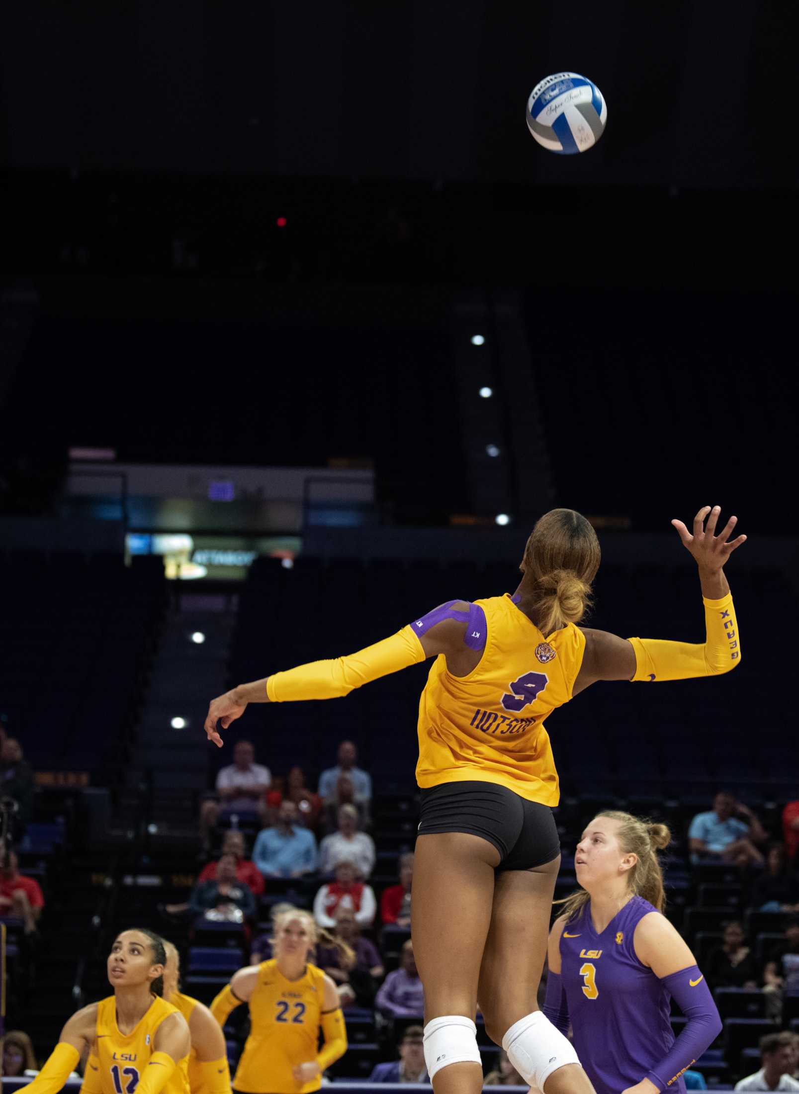 PHOTOS: Volleyball splits series 1-1 against Ole Miss