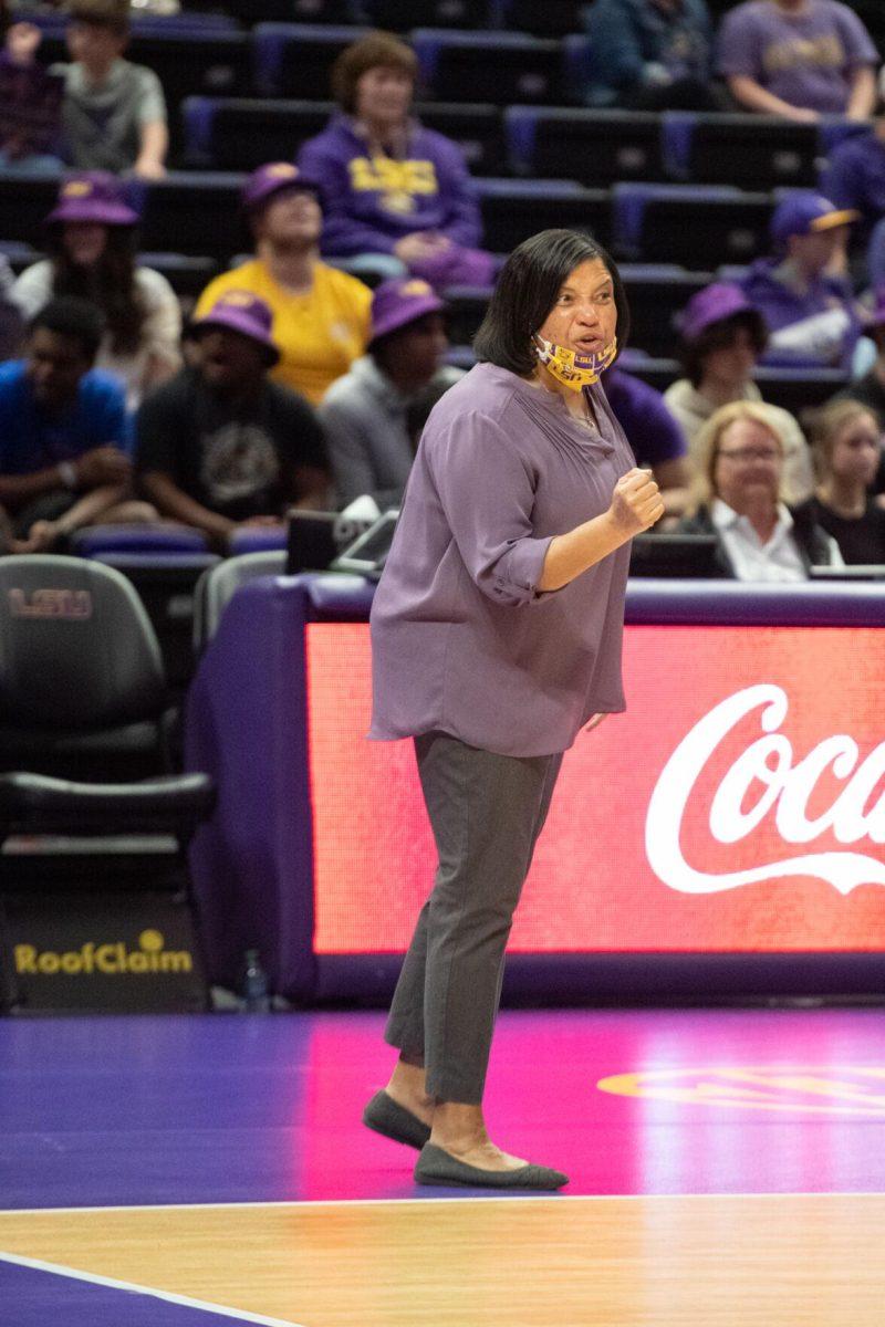 LSU volleyball head coach Tonya Johnson gives direction from the side of the court on Saturday, Oct. 29, 2022, during LSU&#8217;s 3-2 victory against Mississippi State at the Pete Maravich Assembly Center in Baton Rouge, La.