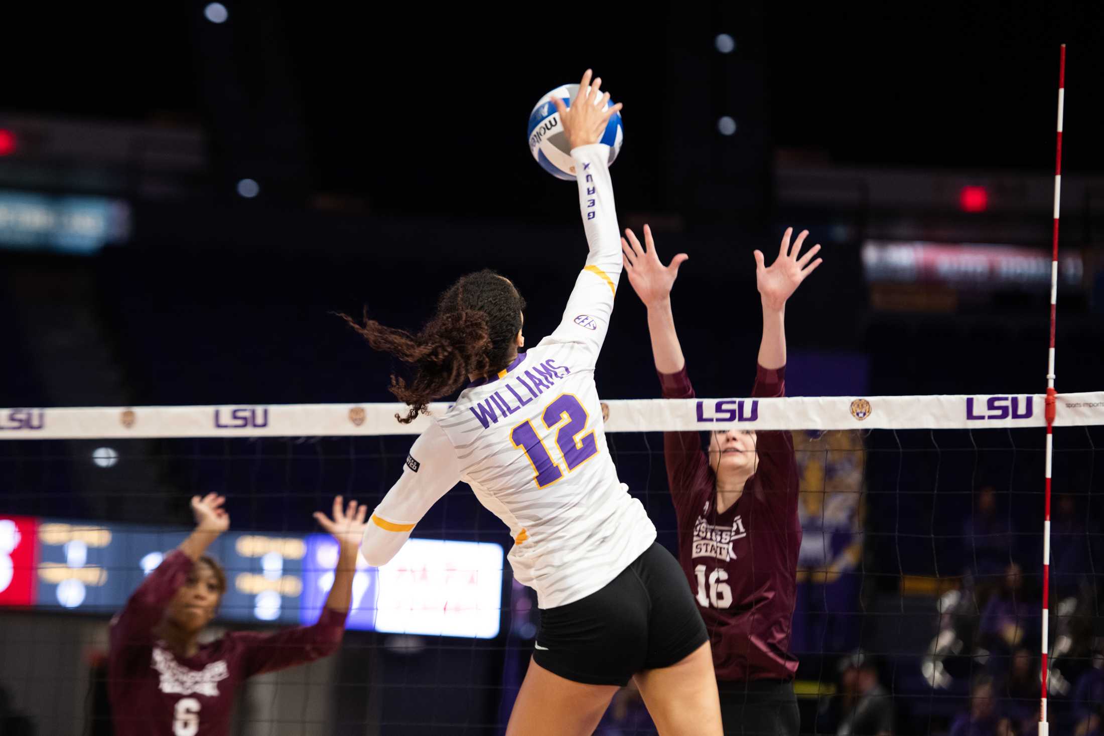 PHOTOS: LSU volleyball splits series 1-1 against Mississippi State