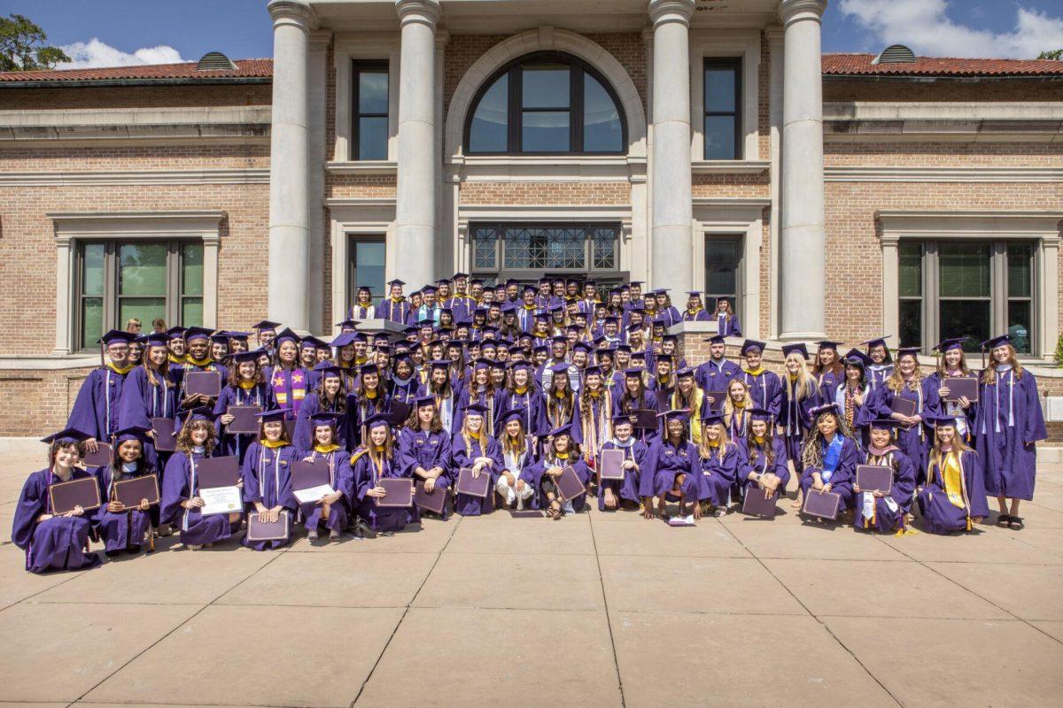 The Honors students of the class of 2022 pose together in Baton Rouge, La.