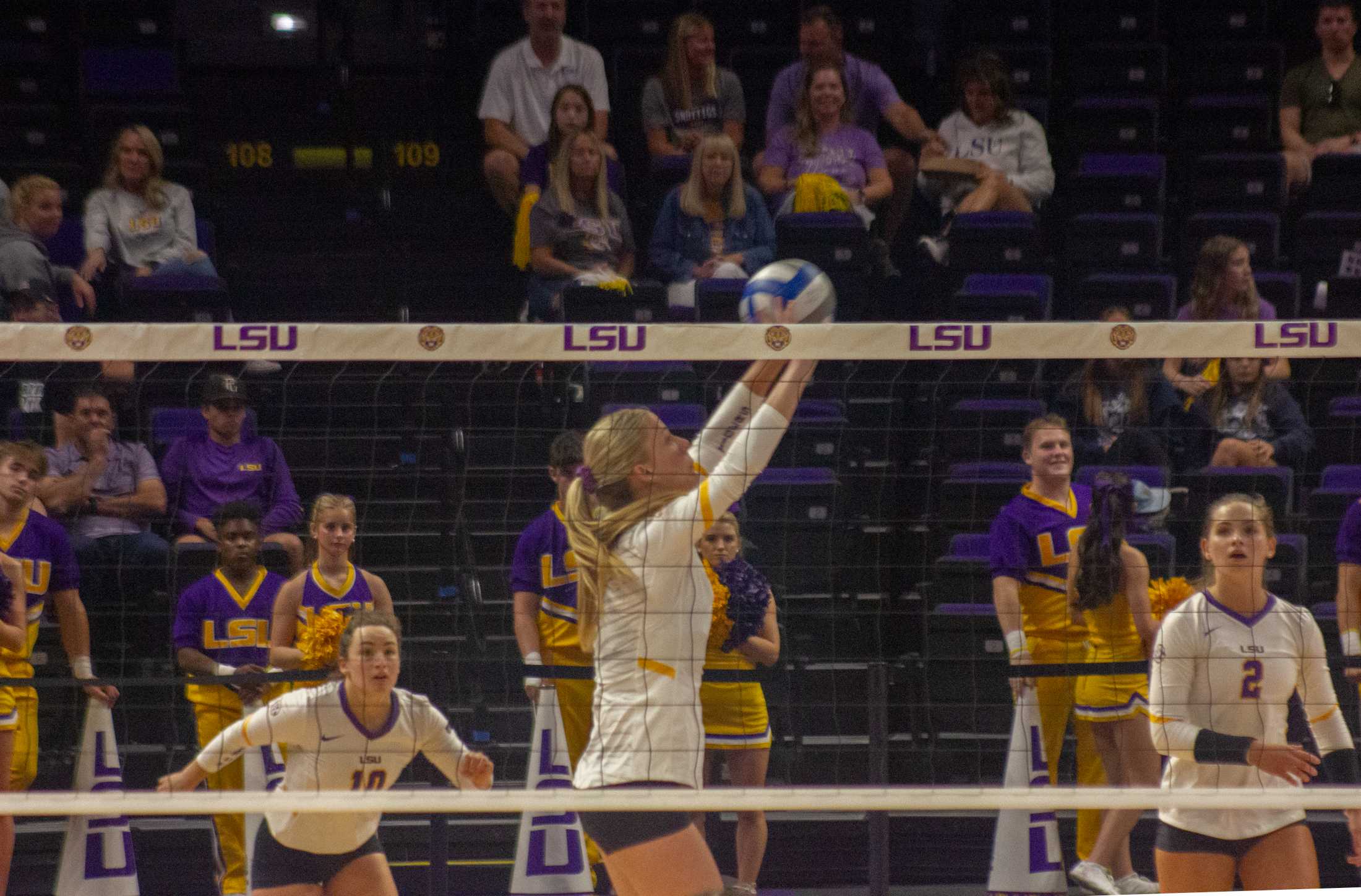 PHOTOS: Volleyball splits series 1-1 against Ole Miss