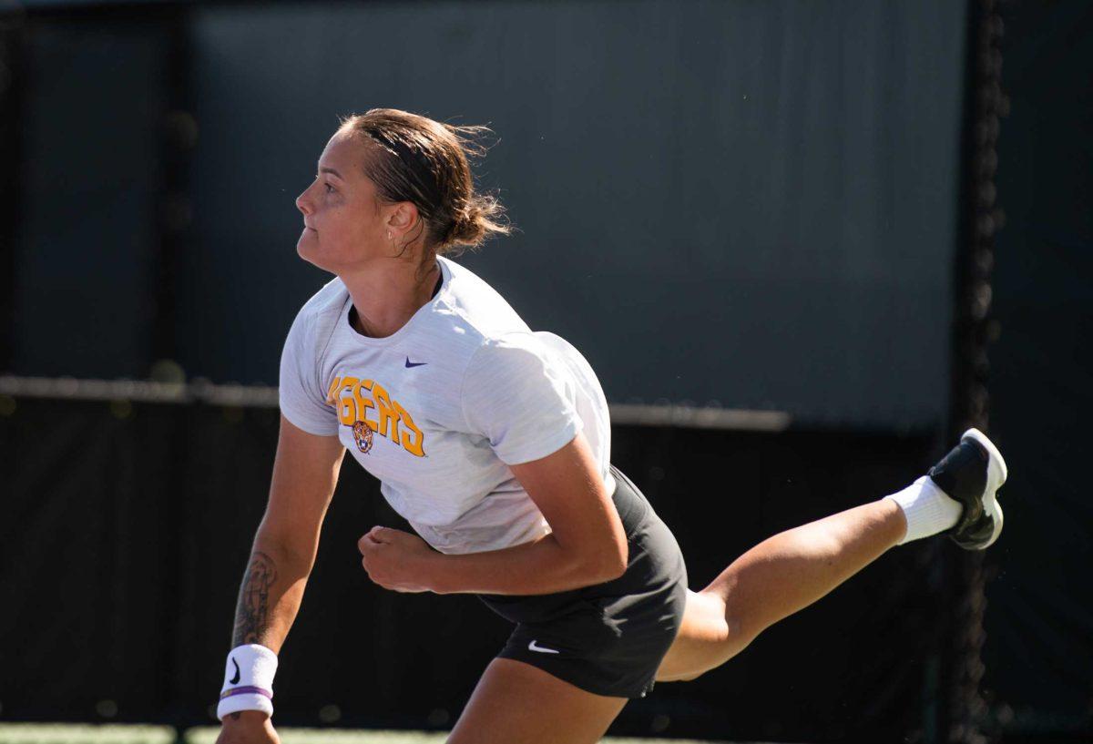 LSU women&#8217;s tennis freshman Anastasiya Komar serves the ball Friday, Oct. 14, 2022, during the ITA Southern Regional in the singles round of 64 at the LSU Tennis Complex on Gourrier Avenue in Baton Rouge, La.