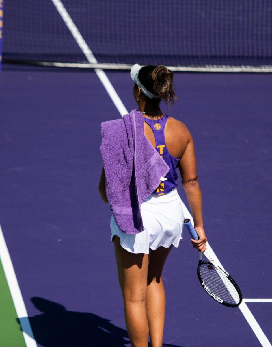 LSU women&#8217;s tennis senior Safiya Carrington walks on the court Friday, Oct. 14, 2022, during the ITA Southern Regional in the singles round of 64 at the LSU Tennis Complex on Gourrier Avenue in Baton Rouge, La.