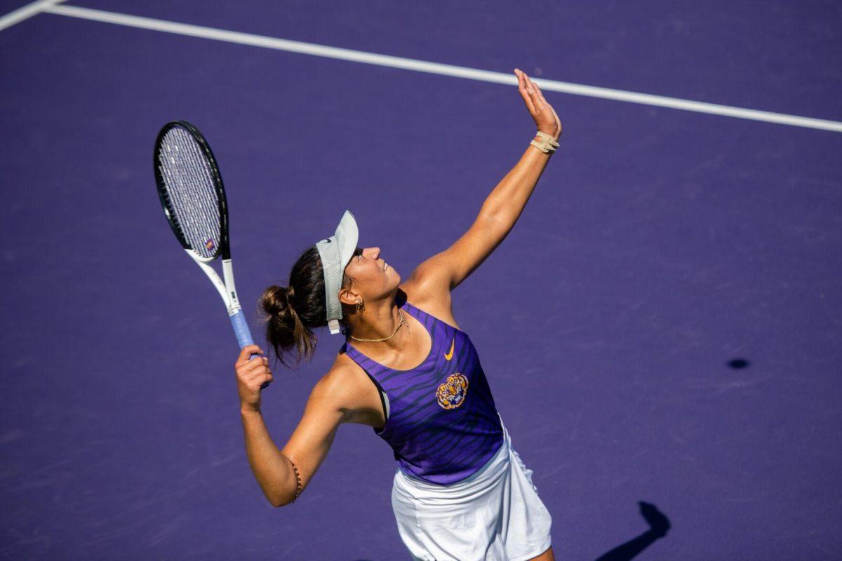 LSU women&#8217;s tennis senior Safiya Carrington serves the ball Friday, Oct. 14, 2022, during the ITA Southern Regional in the singles round of 64 at the LSU Tennis Complex on Gourrier Avenue in Baton Rouge, La.