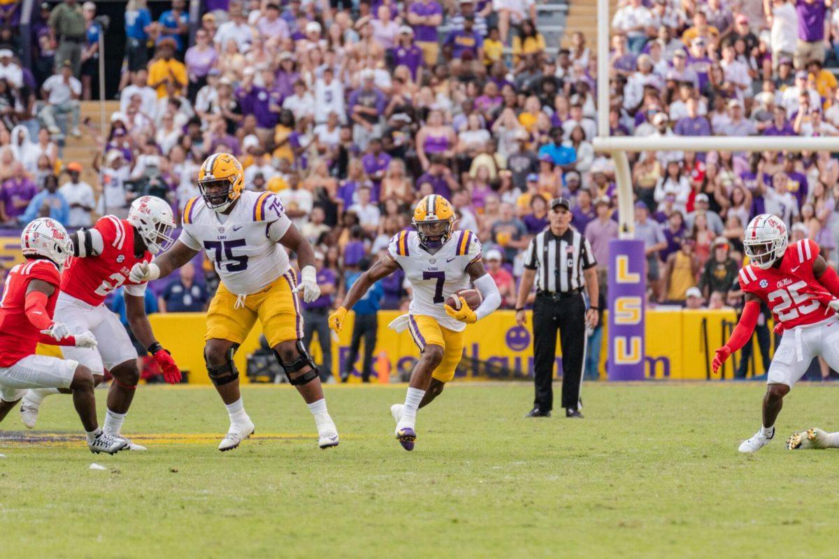 LSU football junior wide receiver Kayshon Boutte (7) runs down the field on Saturday, Oct. 22, 2022, during LSU&#8217;s 45-20 victory over Ole Miss in Tiger Stadium in Baton Rouge, La.