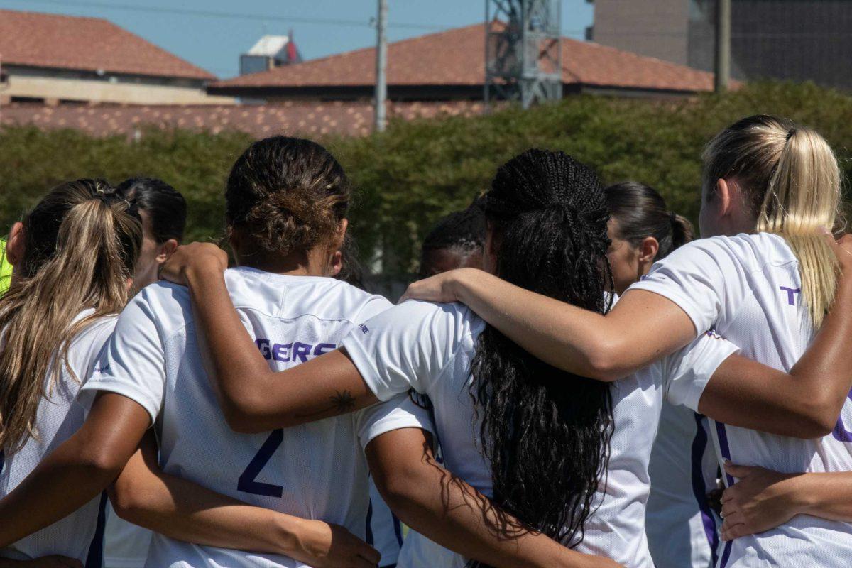 The LSU soccer team huddles up before the start of the game on Sunday, Oct. 2, 2022, during LSU&#8217;s 3-2 win against University of Kentucky at LSU&#8217;s Soccer Stadium off Nicholson Drive.