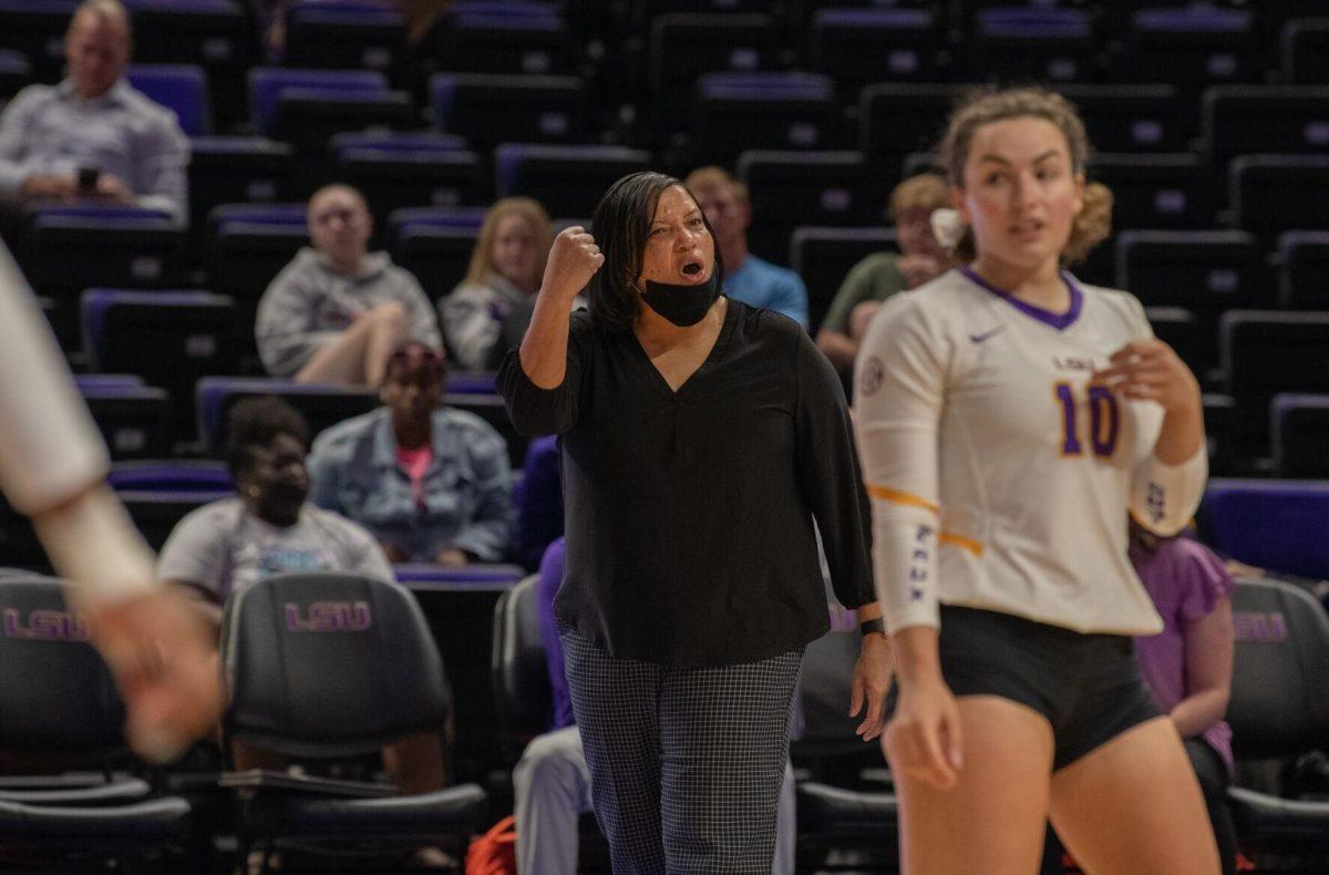 LSU volleyball head coach Tonya Johnson shouts to her players on Wednesday, Oct. 5, 2022, before their 3-2 victory over Auburn in the Pete Maravich Assembly Center on N. Stadium Drive.