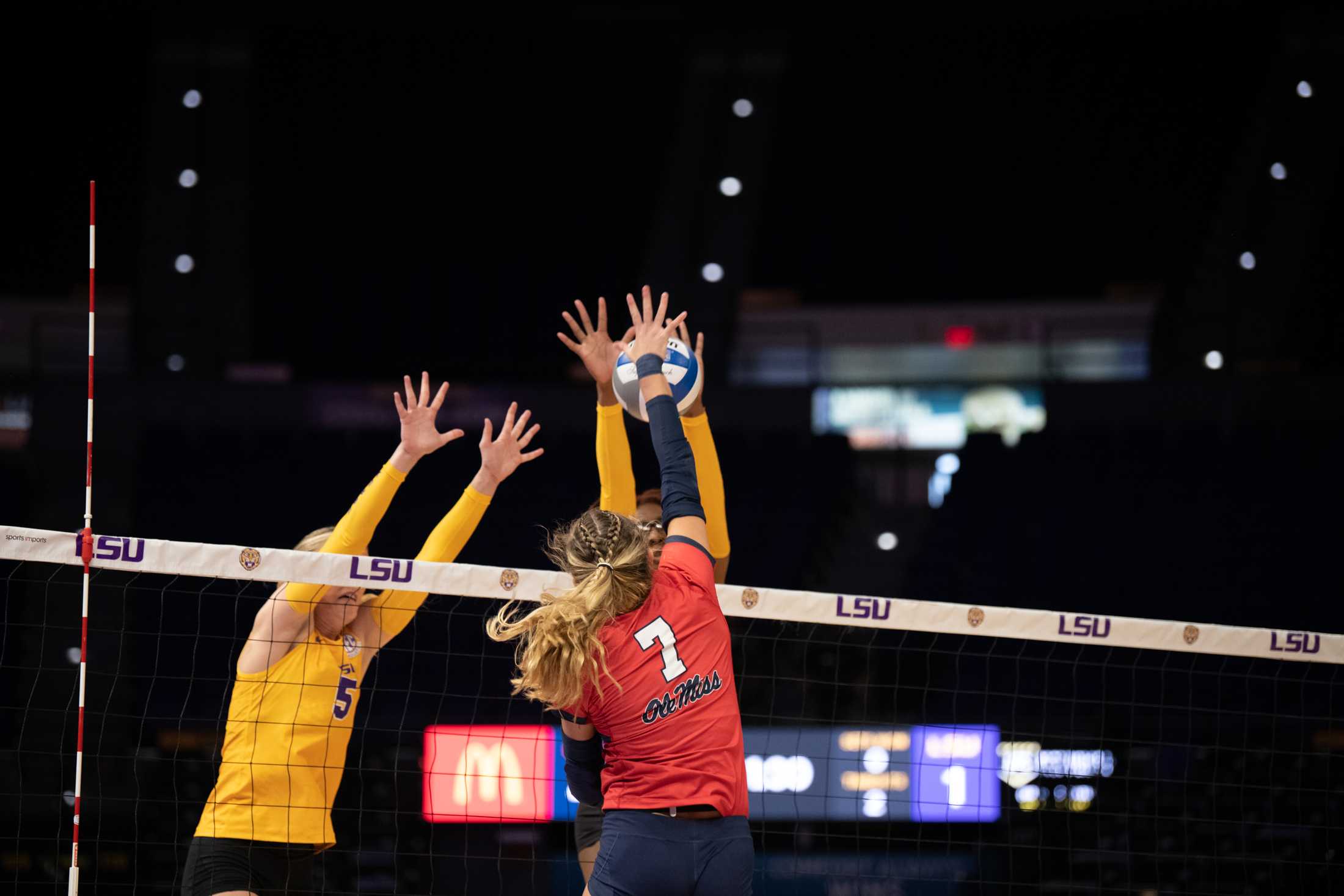 PHOTOS: Volleyball splits series 1-1 against Ole Miss