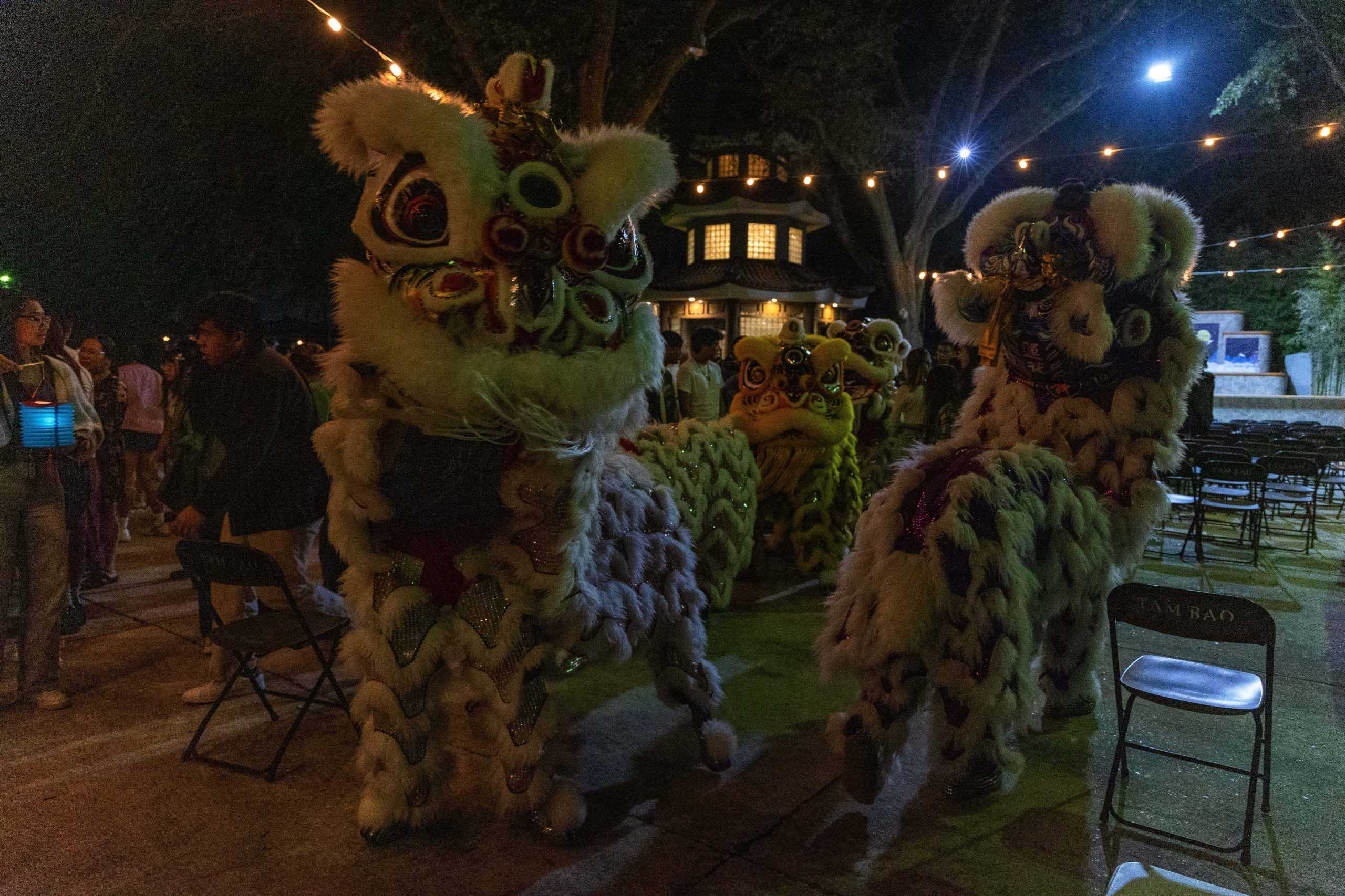 PHOTOS: Tam Bao Buddhist Temple hosts Mid-Autumn Festival