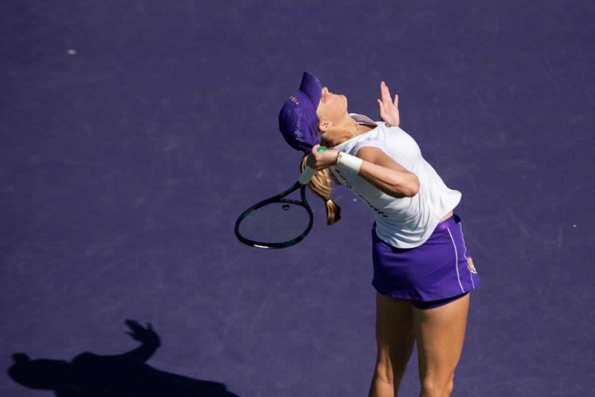 LSU women&#8217;s tennis senior Maggie Cubitt serves the ball Friday, Oct. 14, 2022, during the ITA Southern Regional in the singles round of 64 at the LSU Tennis Complex on Gourrier Avenue in Baton Rouge, La.