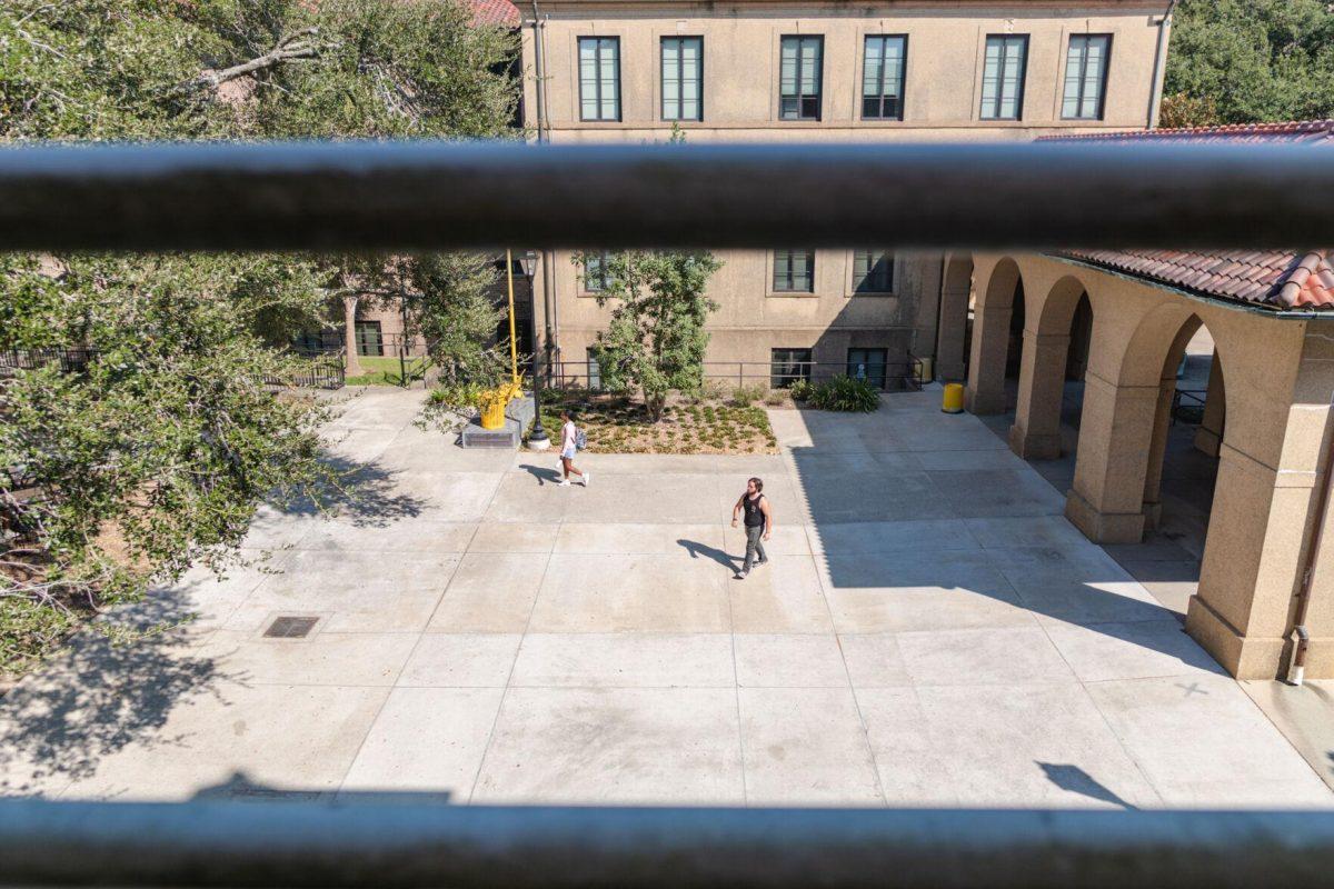 LSU students walk out of the Quad on Friday, Oct. 7, 2022, on LSU&#8217;s campus in Baton Rouge, La.