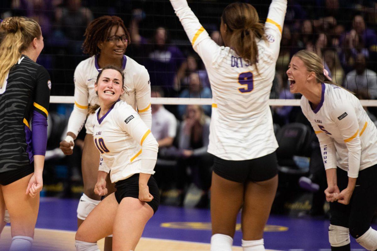 The LSU volleyball team celebrates a point on Saturday, Oct. 29, 2022, during LSU&#8217;s 3-2 victory against Mississippi State at the Pete Maravich Assembly Center in Baton Rouge, La.