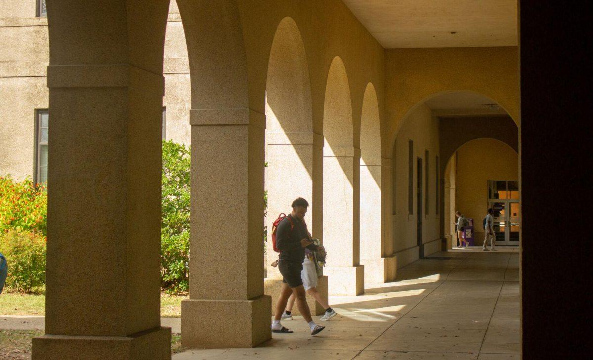 LSU students cross paths on Monday, Nov. 7, 2022, in the Quad in Baton Rouge, La.