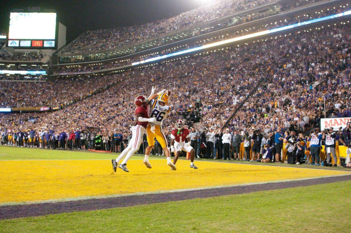 LSU football freshman tight end&#160;Mason Taylor (86) catches the ball at the end of the fourth quarter on Saturday, Nov. 5, 2022, during LSU&#8217;s 32-31 victory over Alabama in Tiger Stadium in Baton Rouge, La.