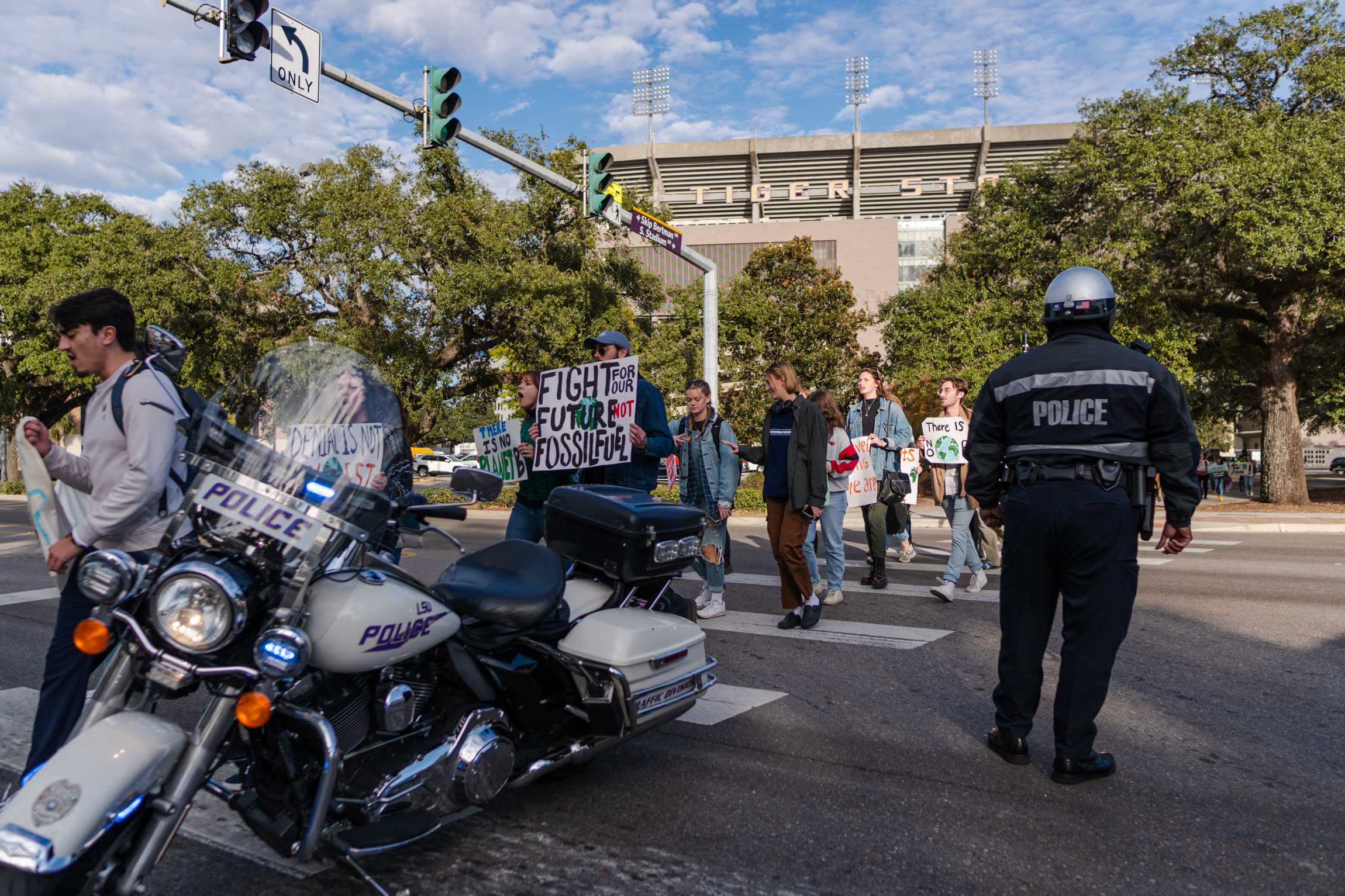 Climate March raises awareness for environmental issues, calls to divest from fossil fuel companies