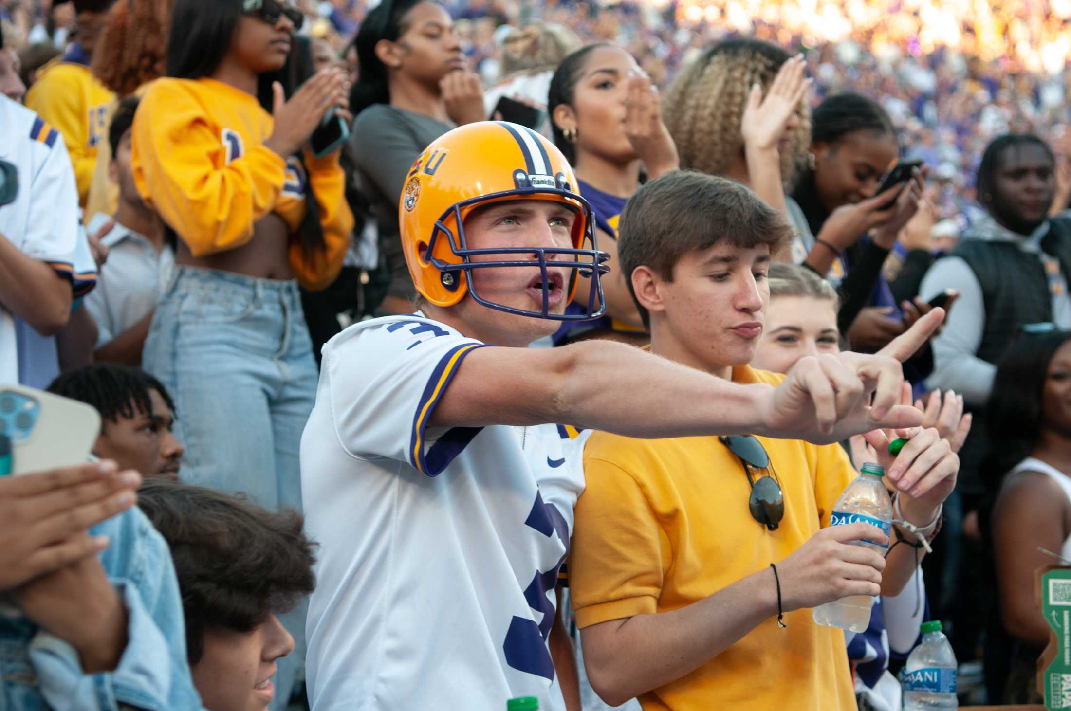 LSU seniors say goodbye to Saturday nights in Death Valley's student section