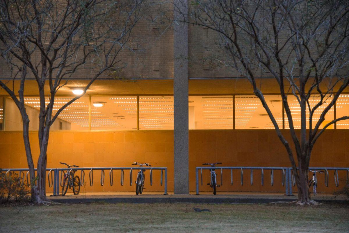 Orange lights glow on Tuesday, Nov. 22, 2022, outside of the LSU Library in Baton Rouge, La.