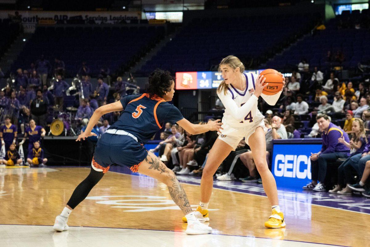 LSU women&#8217;s basketball freshman guard Izzy Besselman (14) looks to make a pass during LSU&#8217;s 121-46 win in an exhibition game against Langston University on Thursday, Nov. 3, 2022, in the Pete Maravich Assembly Center on N. Stadium Drive in Baton Rouge, La.