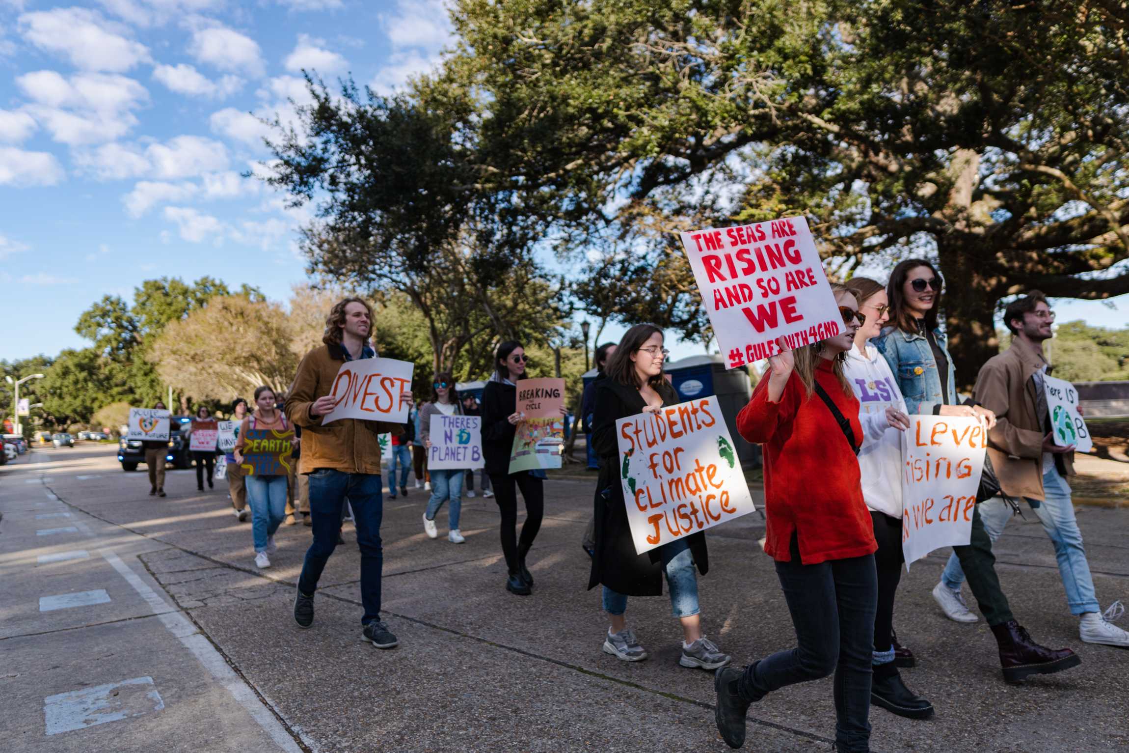 Climate March raises awareness for environmental issues, calls to divest from fossil fuel companies