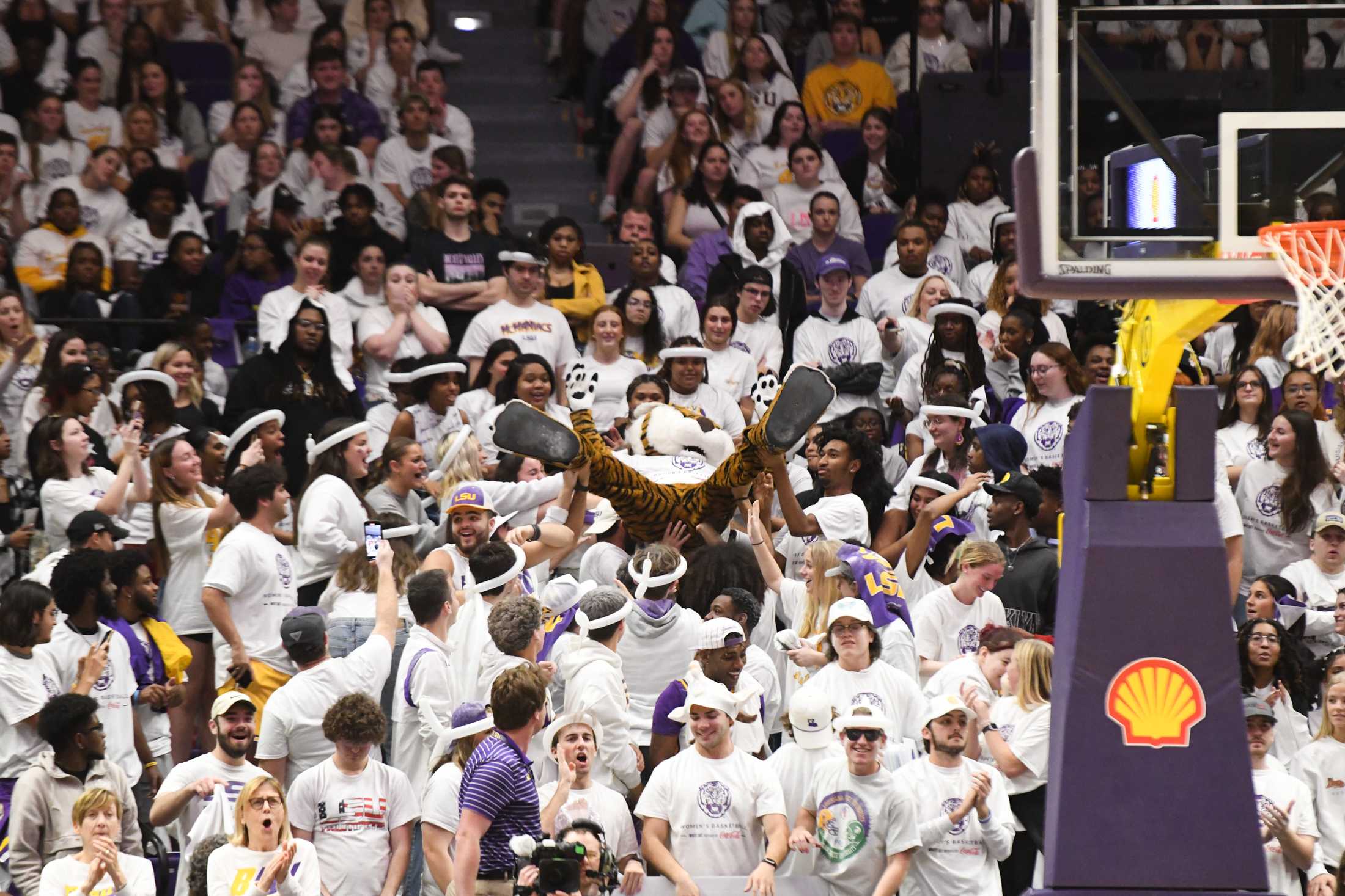 PHOTOS: LSU women's basketball defeats Tennessee 76-68