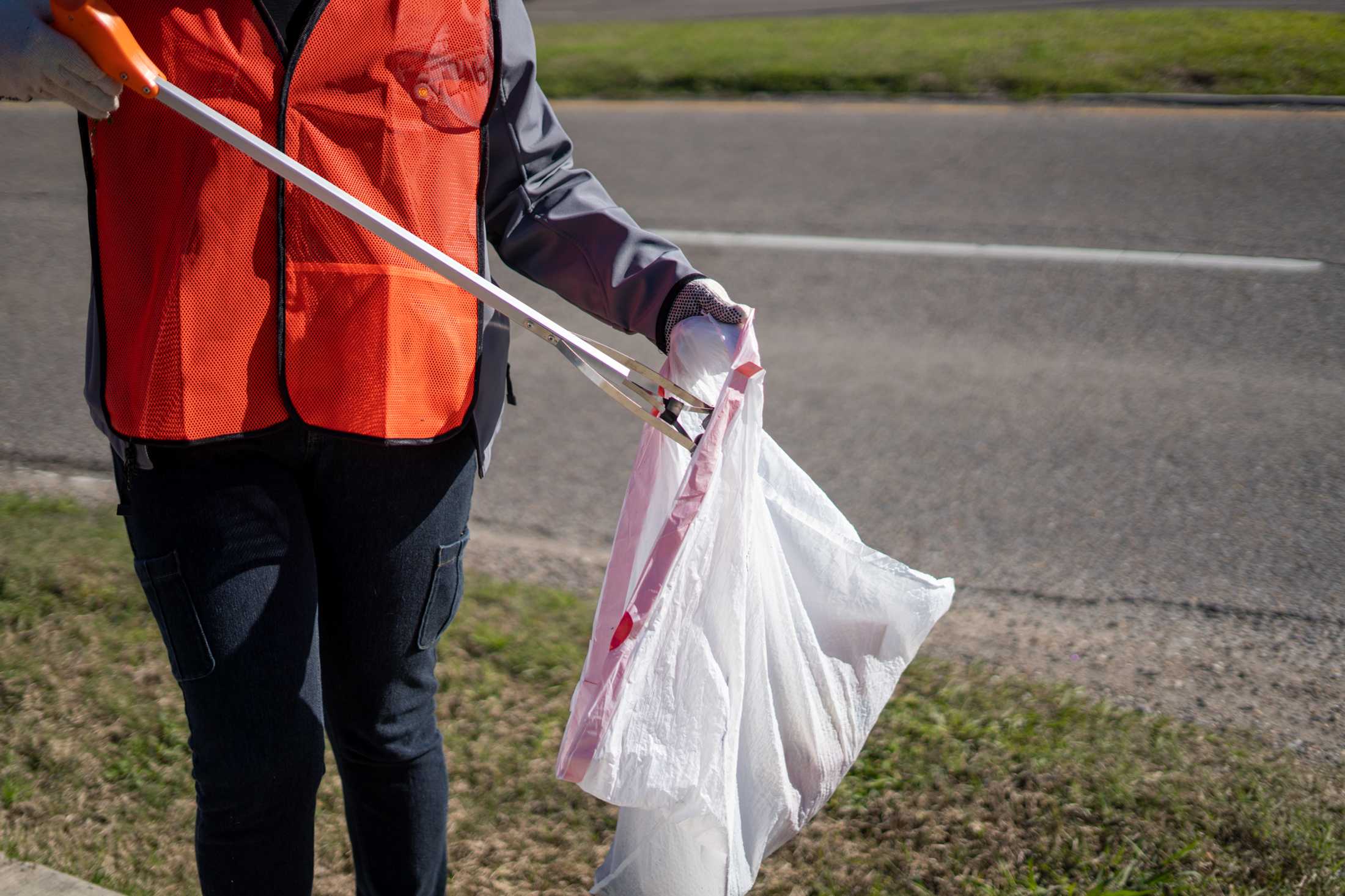 PHOTOS: LSU law students volunteer for litter collection