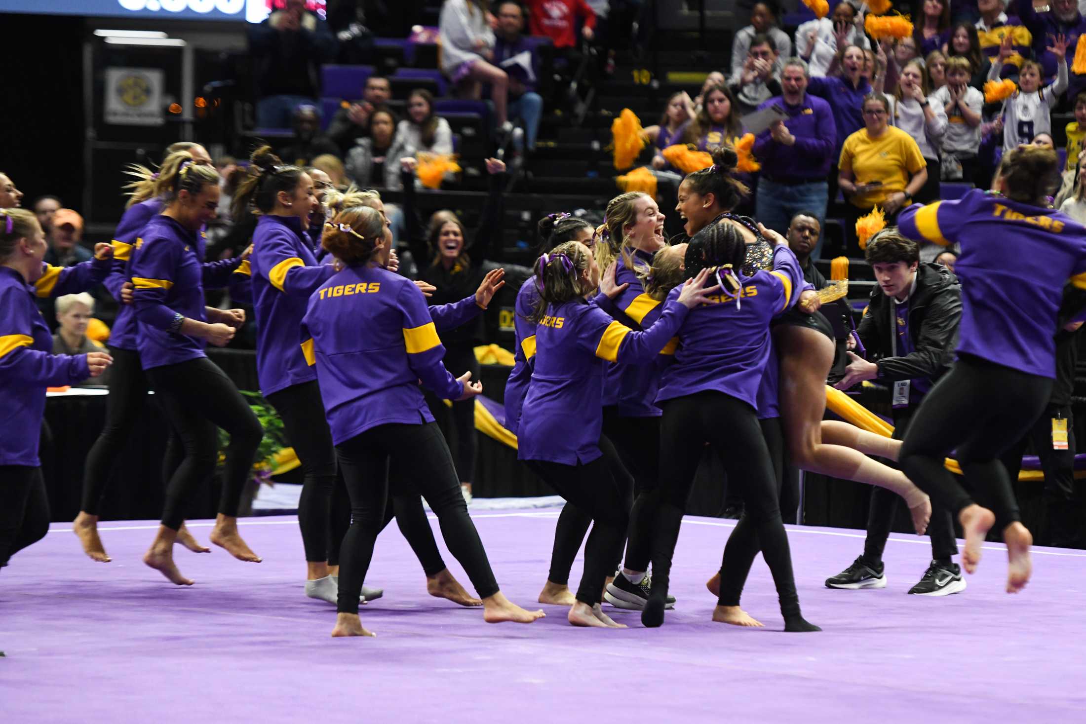 PHOTOS: LSU gymnastics defeats Florida 198.100-197.975