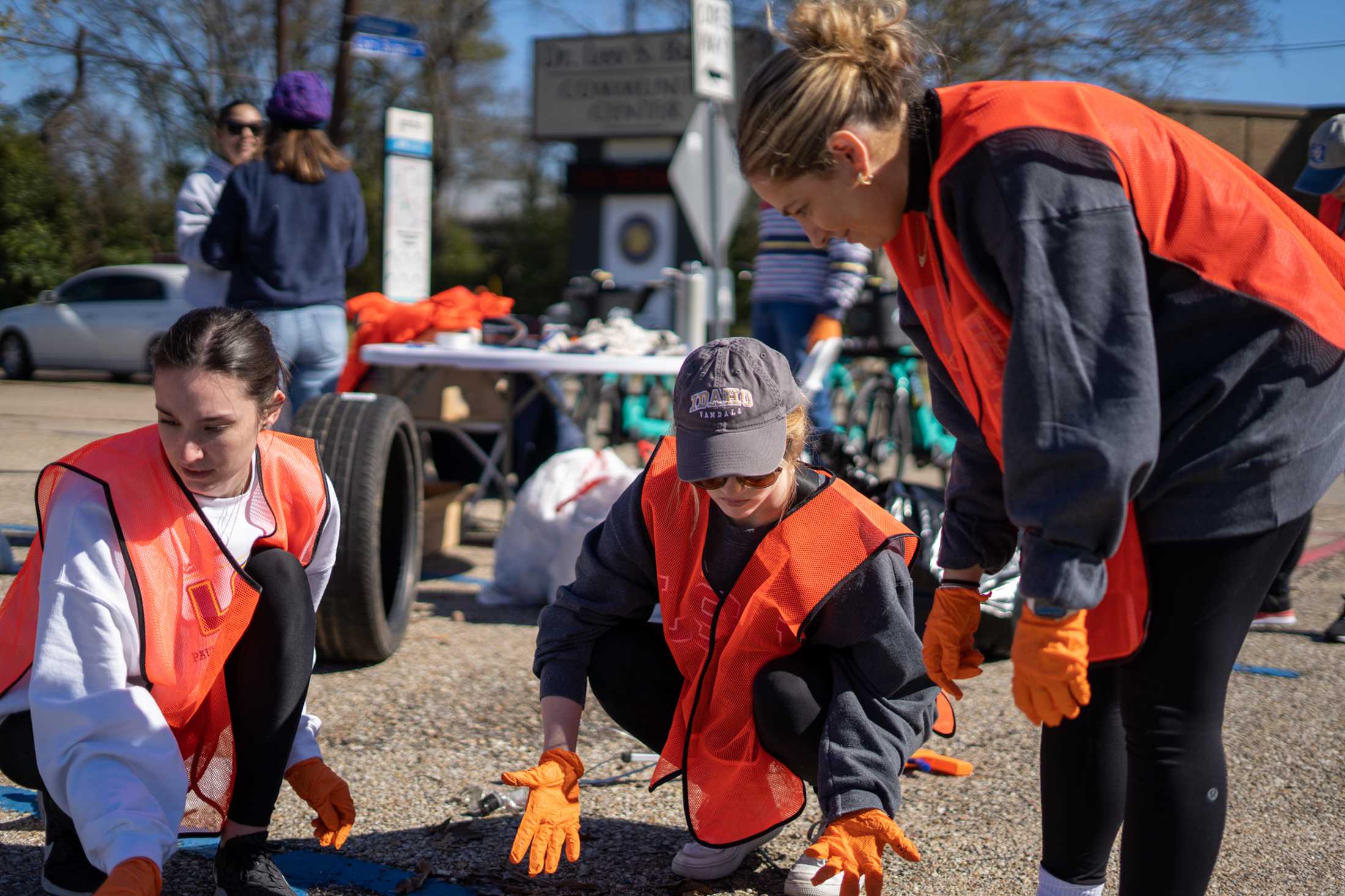 PHOTOS: LSU law students volunteer for litter collection