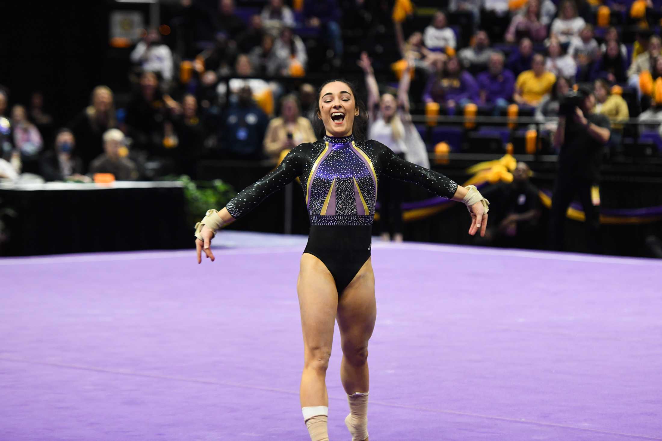 PHOTOS: LSU gymnastics defeats Florida 198.100-197.975