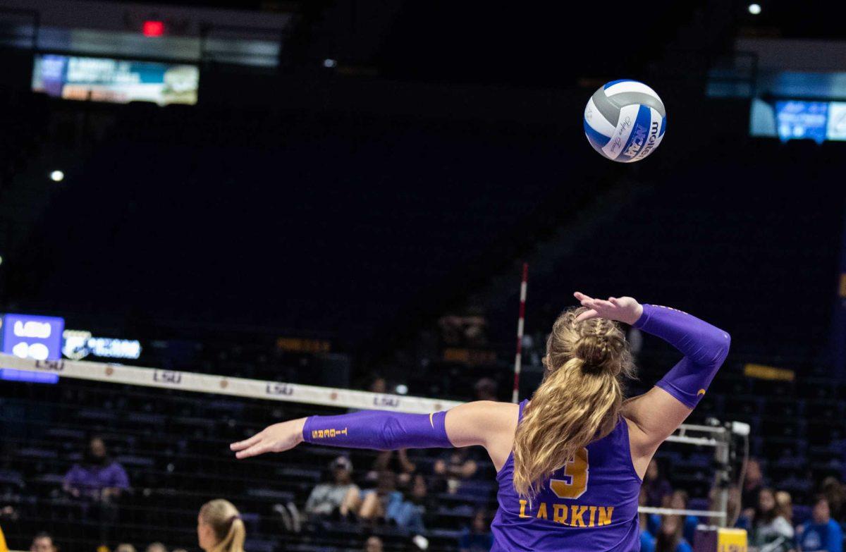 LSU volleyball sophomore libero Ella Larkin (3) serves the ball on Saturday, Oct. 1, 2022, during LSU&#8217;s 2-3 defeat to Ole Miss at the Pete Maravich Assembly Center in Baton Rouge, La.