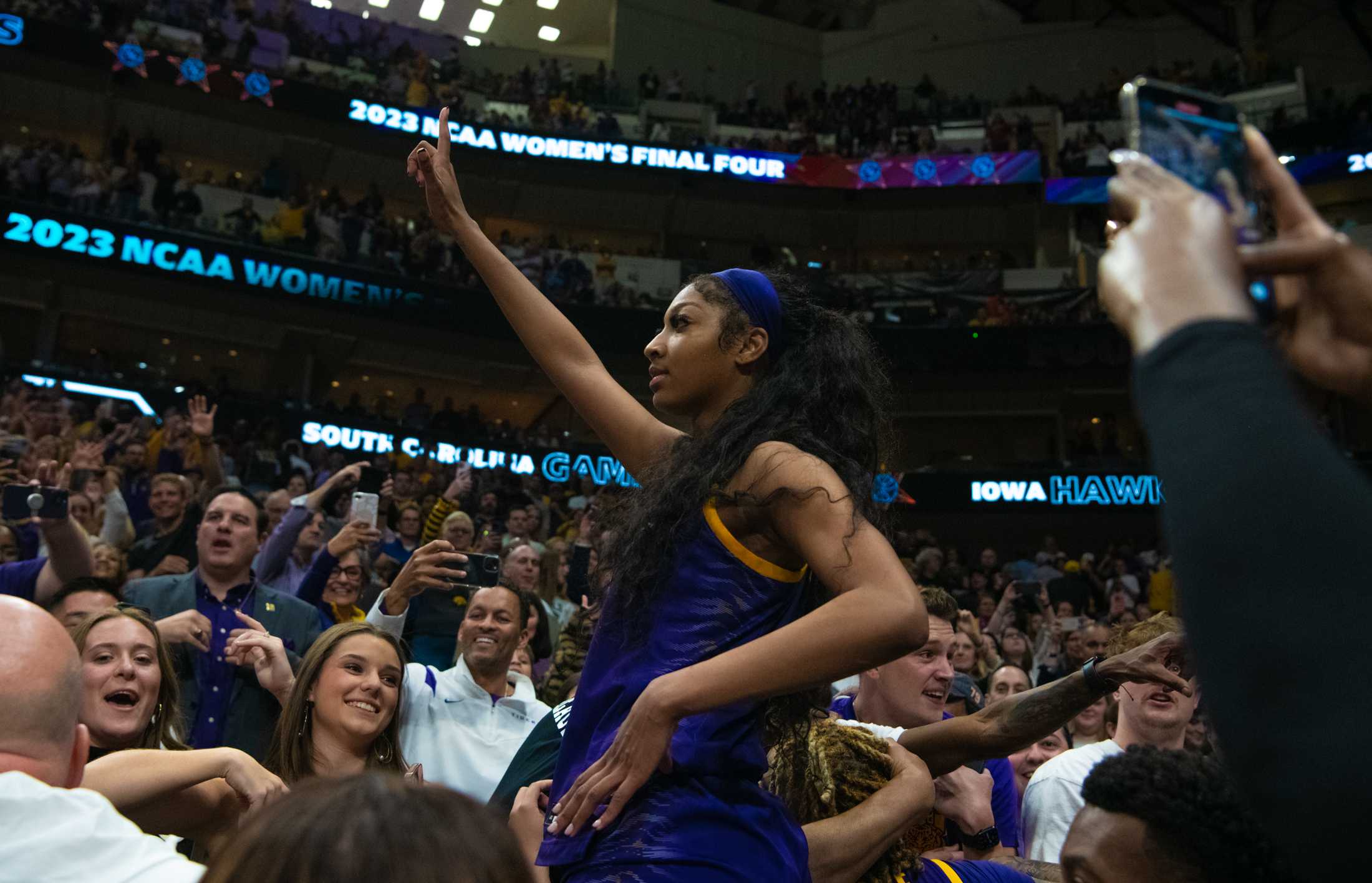 PHOTOS: LSU women's basketball defeats Virginia Tech, advances to national championship