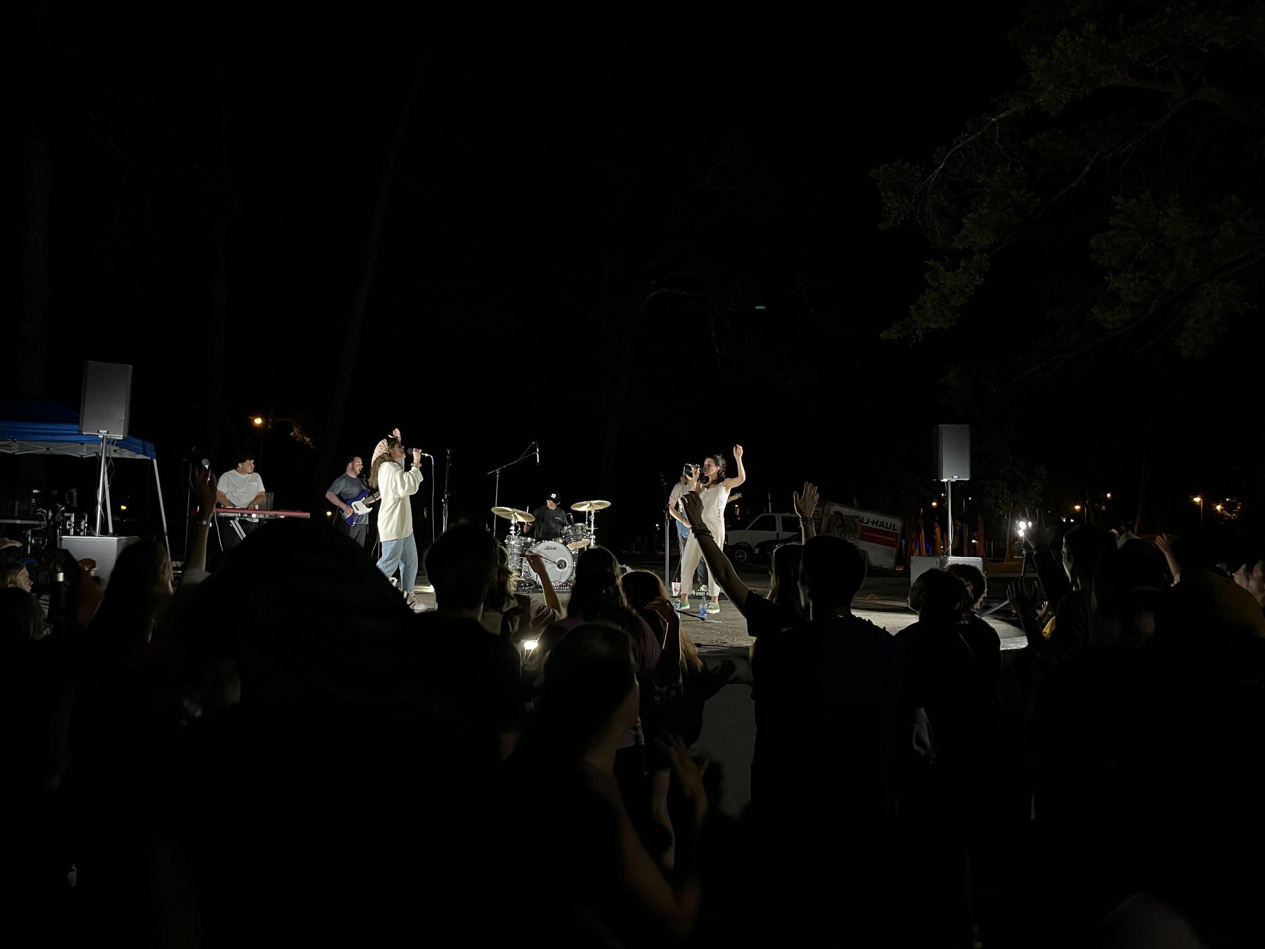 Groovin&#8217;s Christian rival: Carry the Love Festival holds free concert in LSU&#8217;s Greek Theater