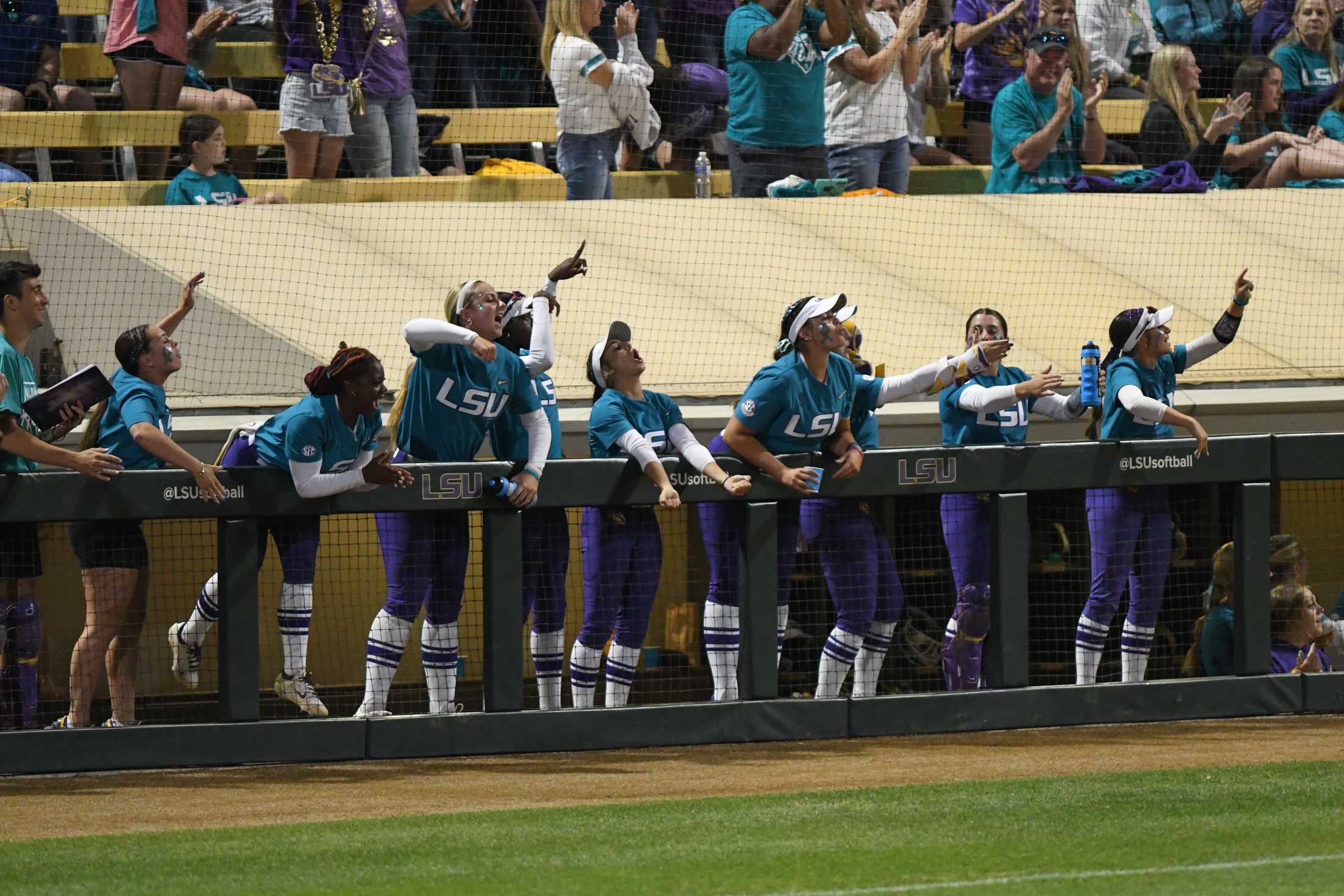 PHOTOS: LSU softball defeats Mississippi State 10-4