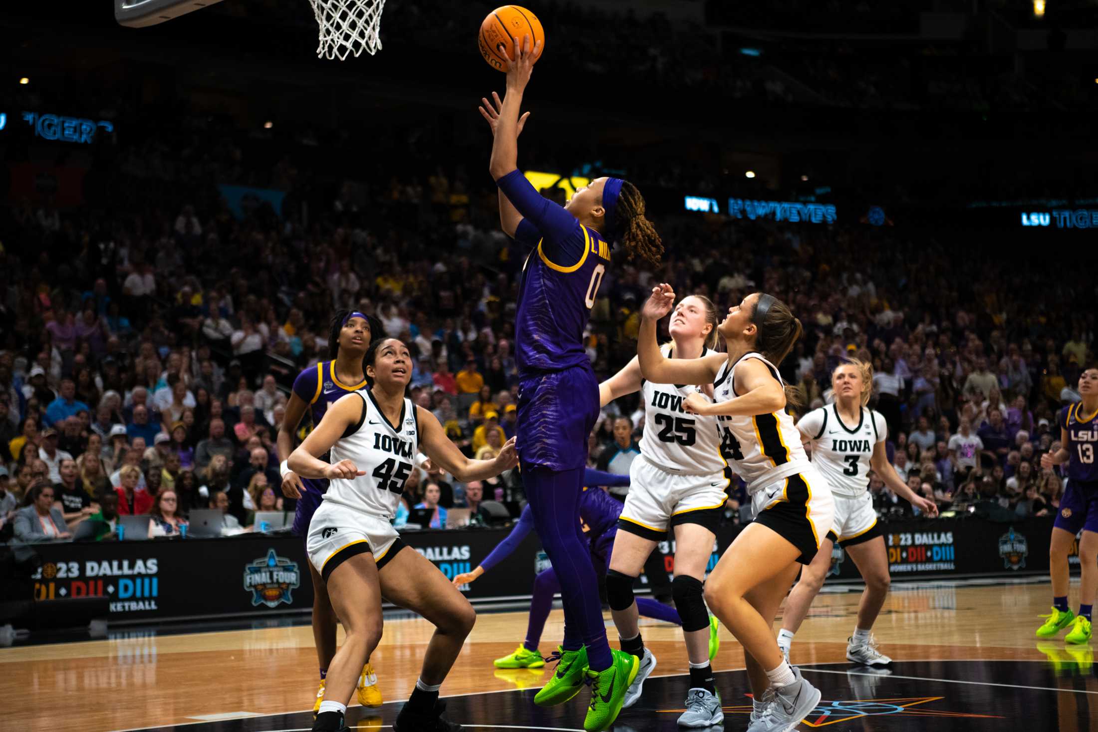 LSU women's basketball wins national championship over Iowa 102-85